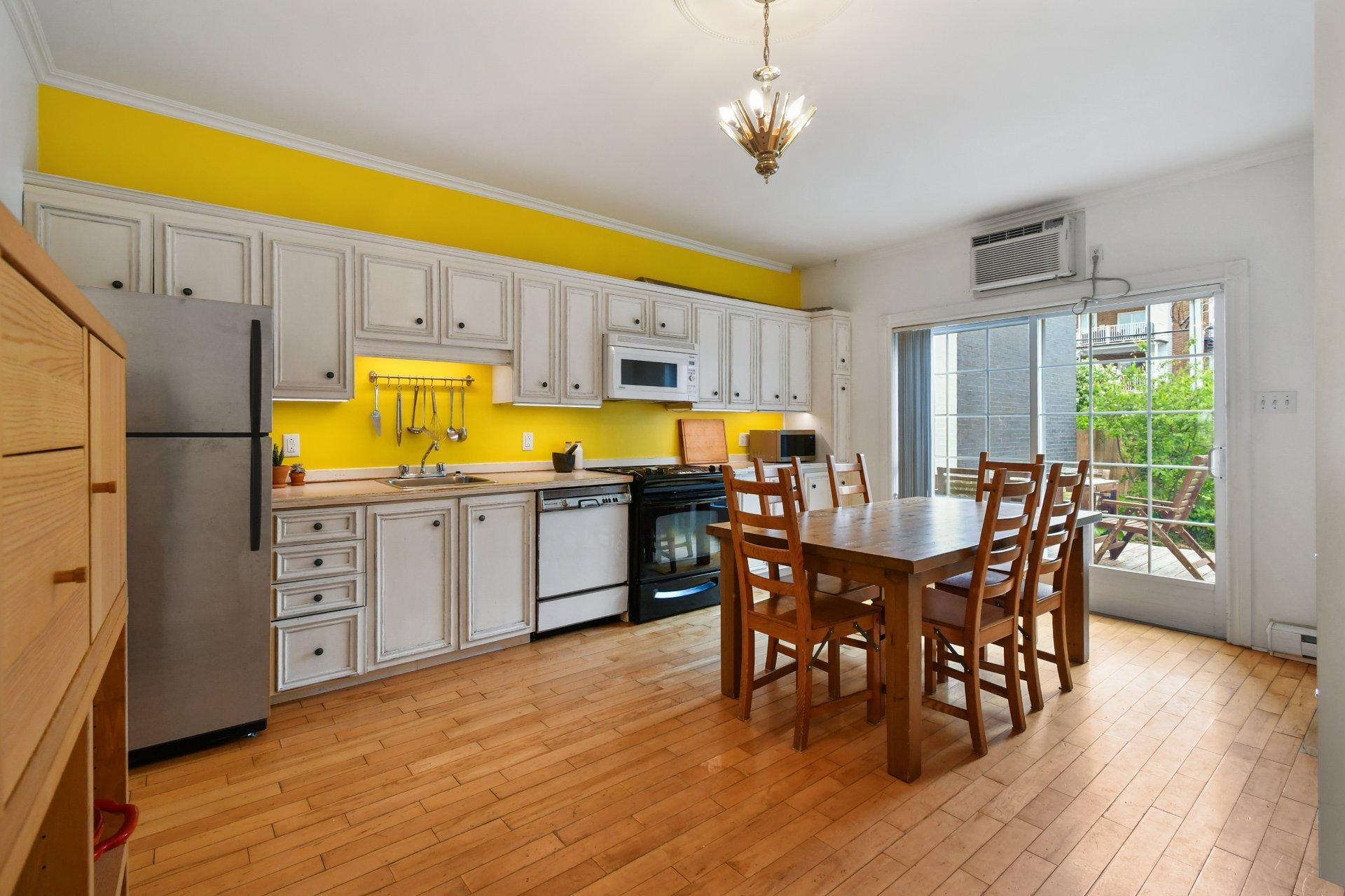 









7507


Rue Boyer

,
Montréal (Villeray/Saint-Michel/Parc-Extension),




QC
H2R2R9

