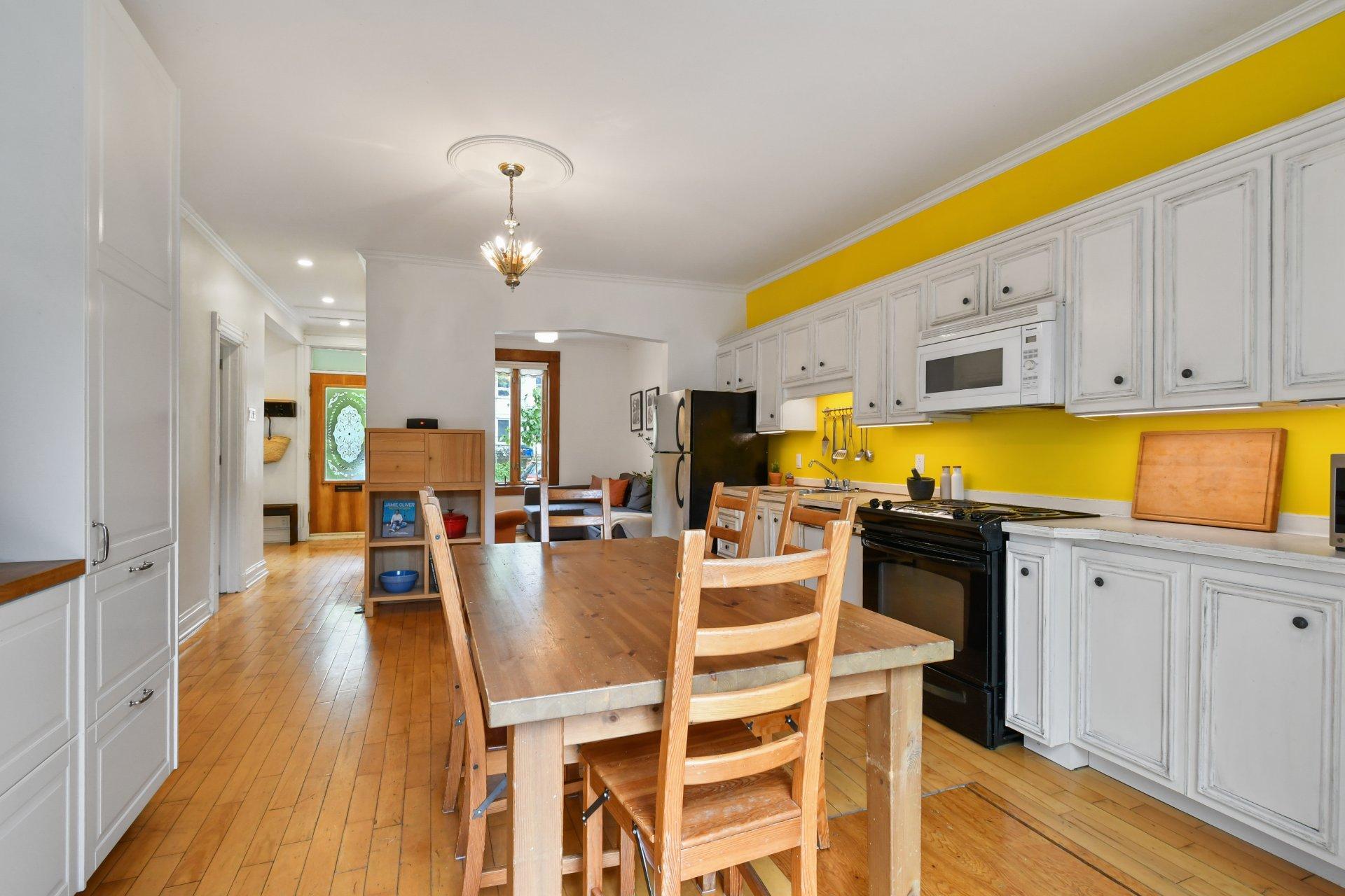 









7507


Rue Boyer

,
Montréal (Villeray/Saint-Michel/Parc-Extension),




QC
H2R2R9

