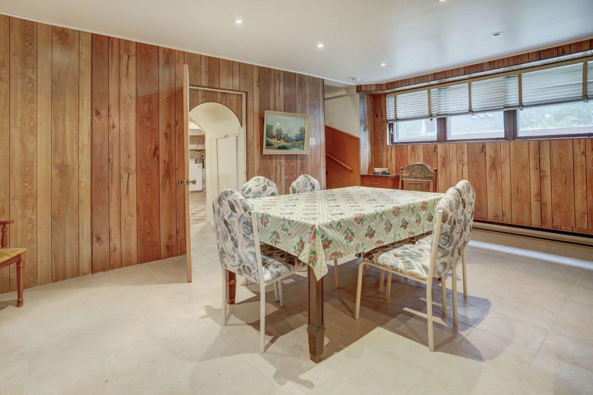 









5140

 - 5144


Av. Rosedale

,
Montréal (Côte-des-Neiges/Notre-Dame-de-Grâce),




QC
H4V2H6

