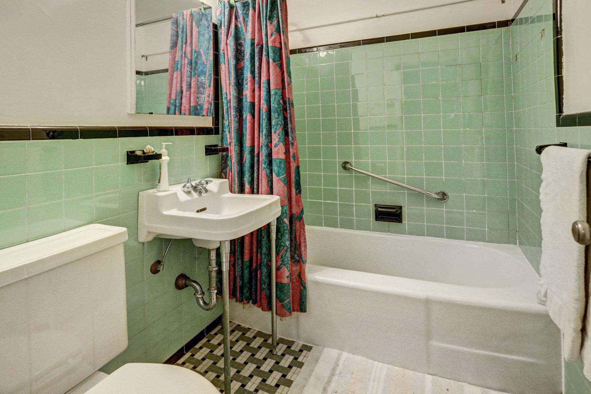 









5140

 - 5144


Av. Rosedale

,
Montréal (Côte-des-Neiges/Notre-Dame-de-Grâce),




QC
H4V2H6

