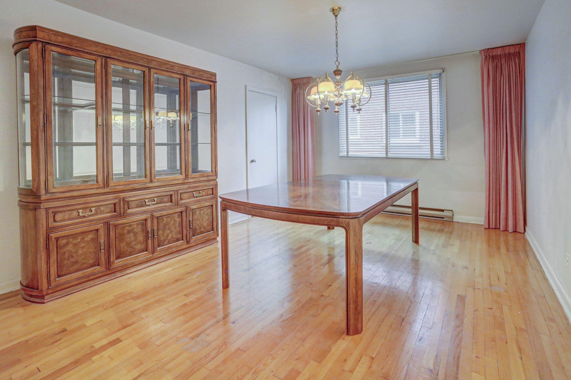 









5140

 - 5144


Av. Rosedale

,
Montréal (Côte-des-Neiges/Notre-Dame-de-Grâce),




QC
H4V2H6

