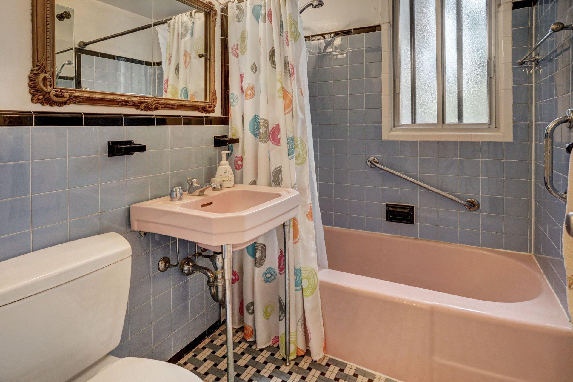 









5140

 - 5144


Av. Rosedale

,
Montréal (Côte-des-Neiges/Notre-Dame-de-Grâce),




QC
H4V2H6

