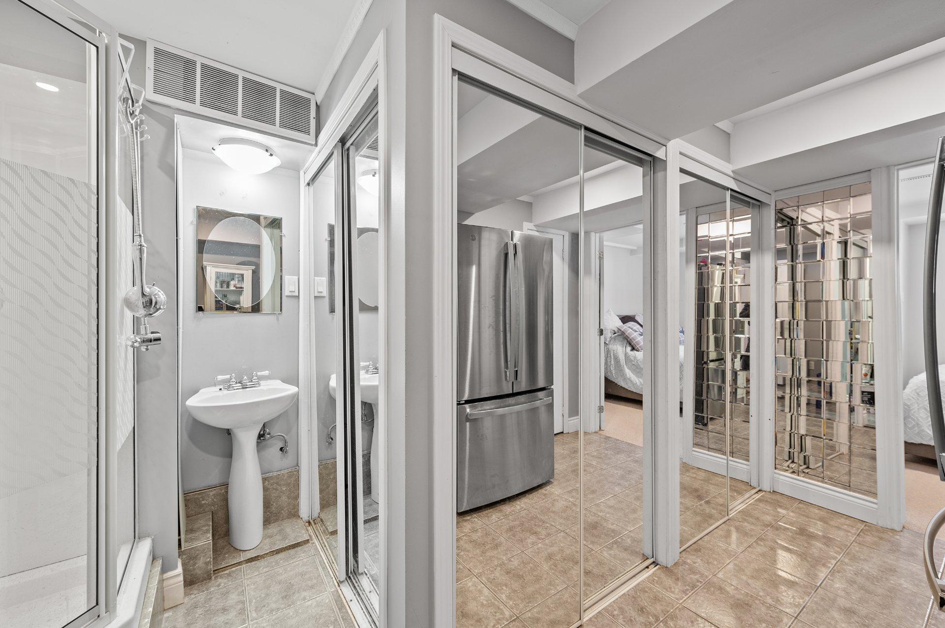 









585


Rue de la Vallée-du-Golf

,
Sainte-Adèle,




QC
J8B1P4

