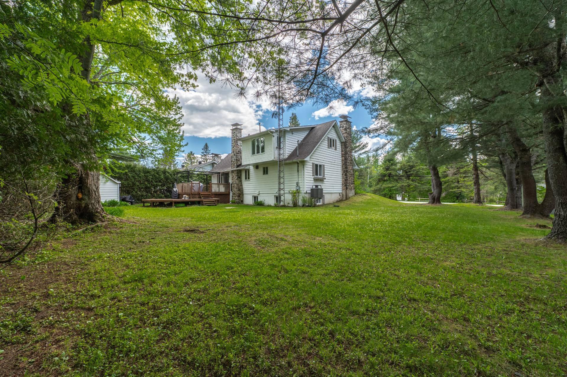 









585


Rue de la Vallée-du-Golf

,
Sainte-Adèle,




QC
J8B1P4

