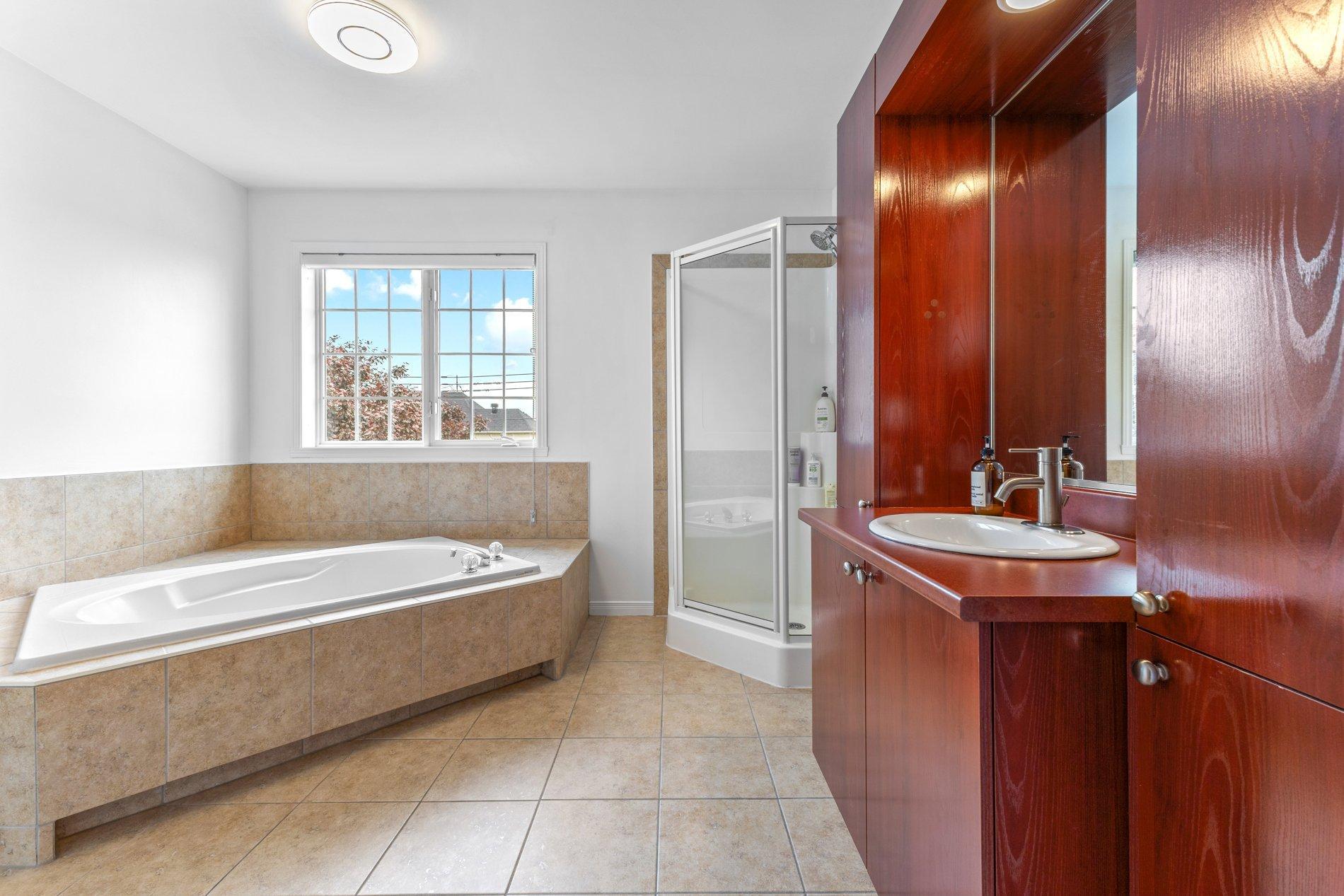 









18661


Rue Auban

,
Montréal (Pierrefonds-Roxboro),




QC
H9K1P6

