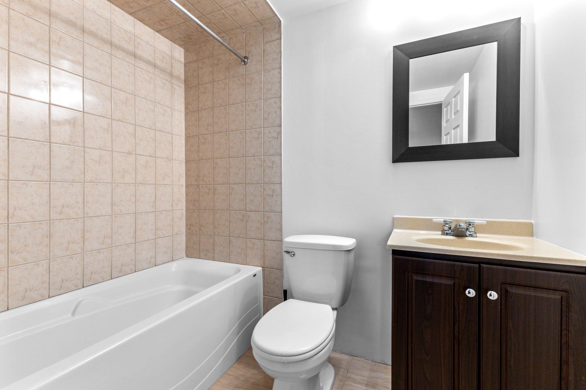 









18661


Rue Auban

,
Montréal (Pierrefonds-Roxboro),




QC
H9K1P6

