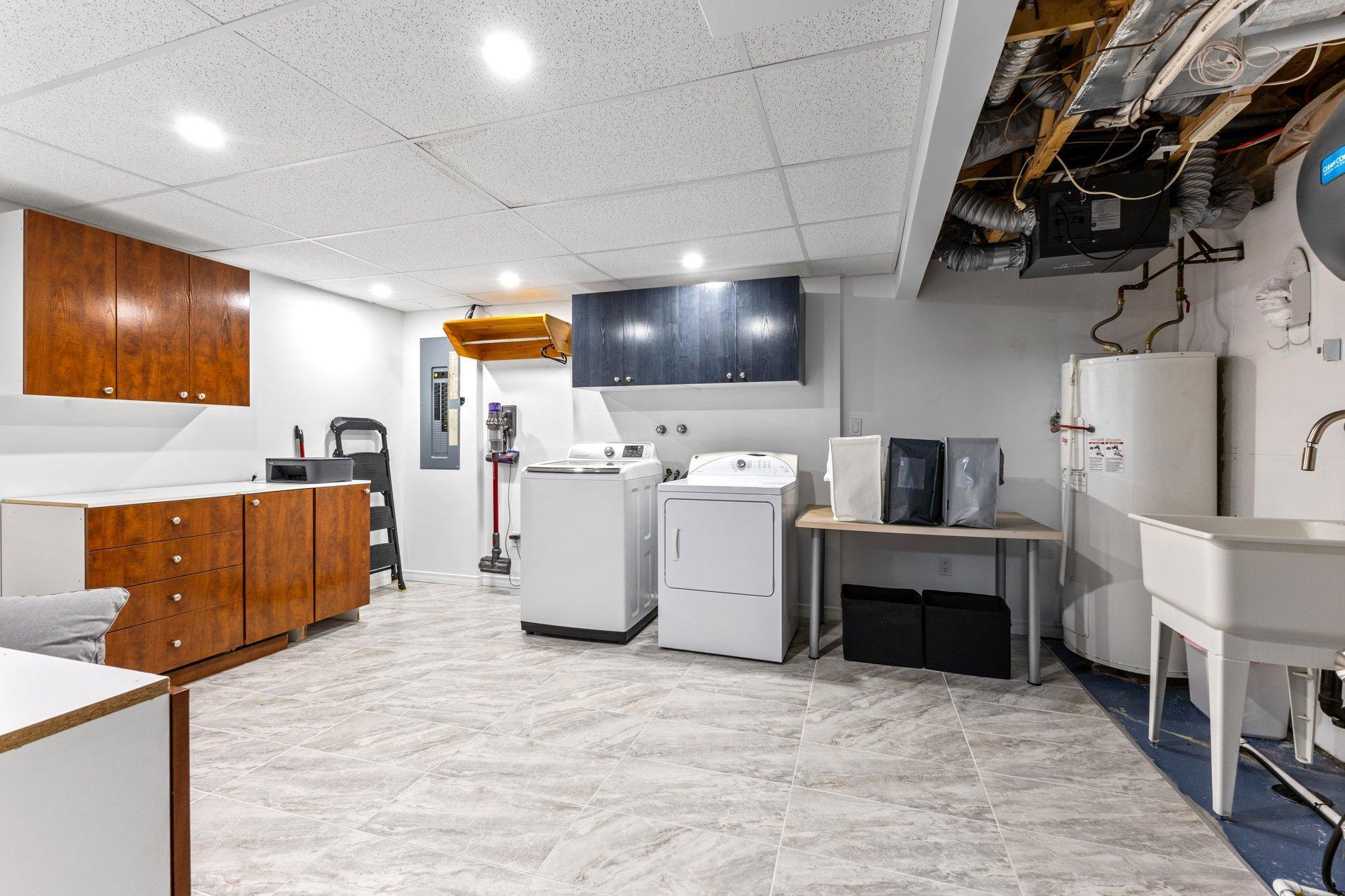 









18661


Rue Auban

,
Montréal (Pierrefonds-Roxboro),




QC
H9K1P6

