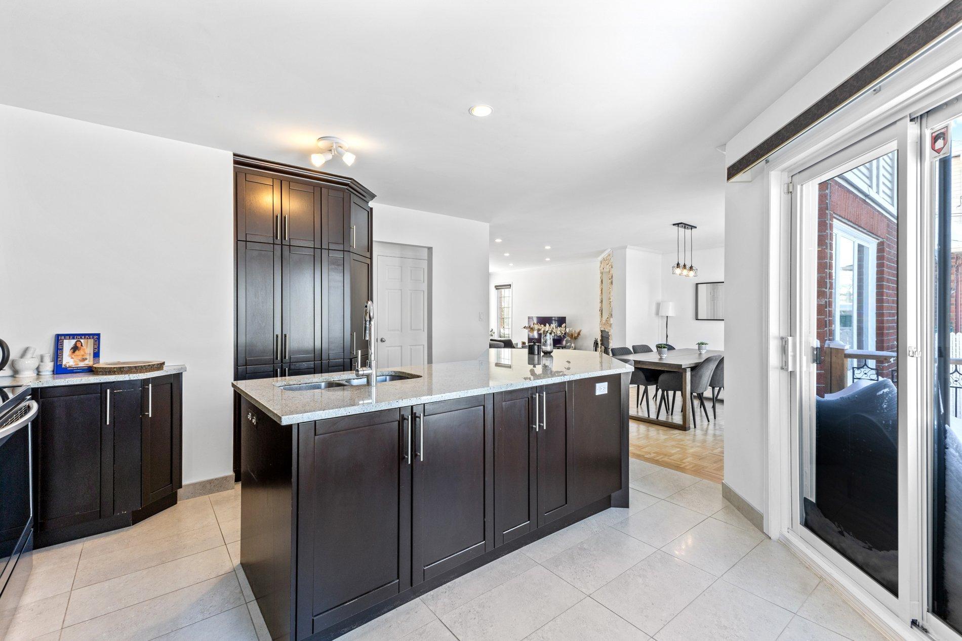 









18661


Rue Auban

,
Montréal (Pierrefonds-Roxboro),




QC
H9K1P6

