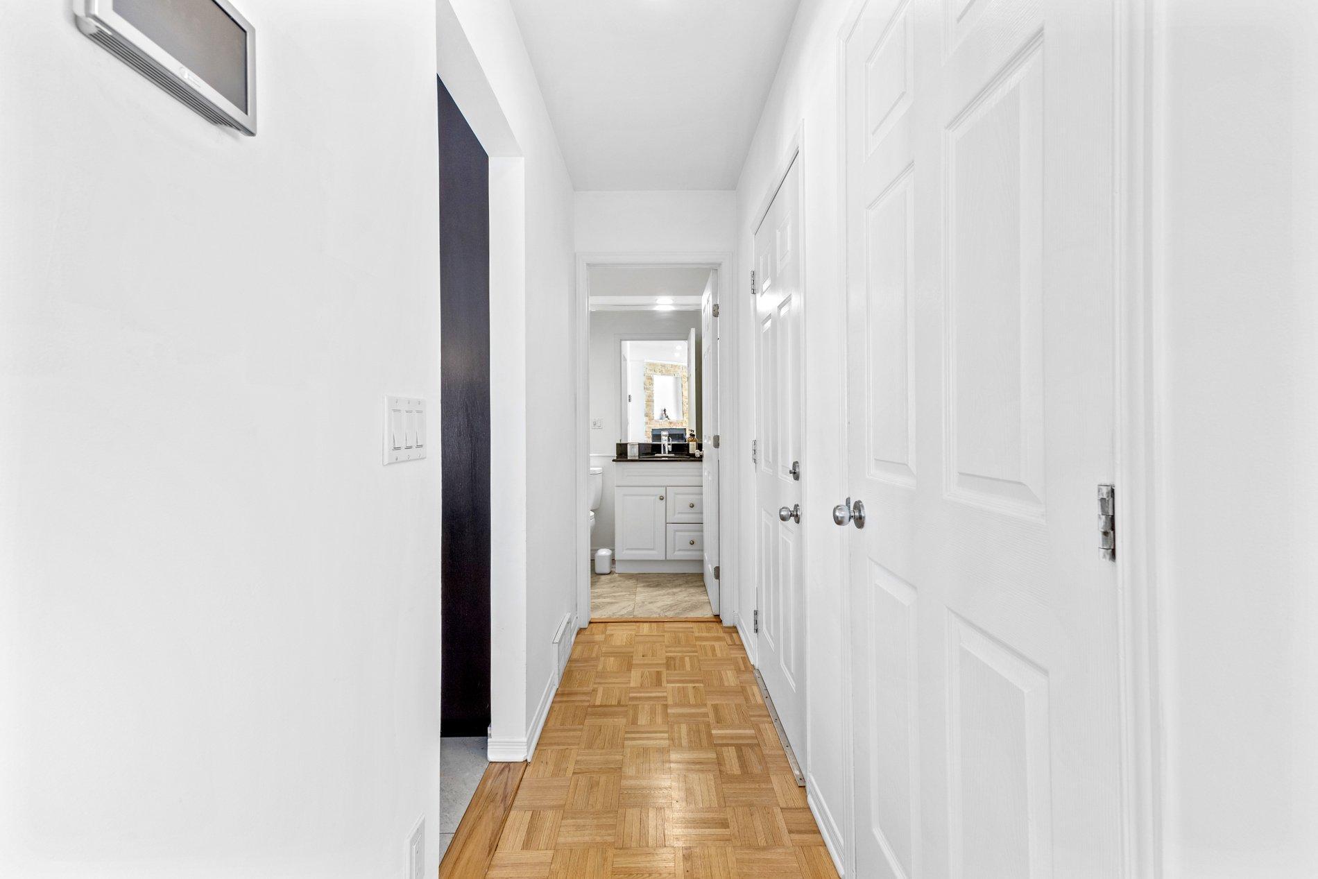 









18661


Rue Auban

,
Montréal (Pierrefonds-Roxboro),




QC
H9K1P6

