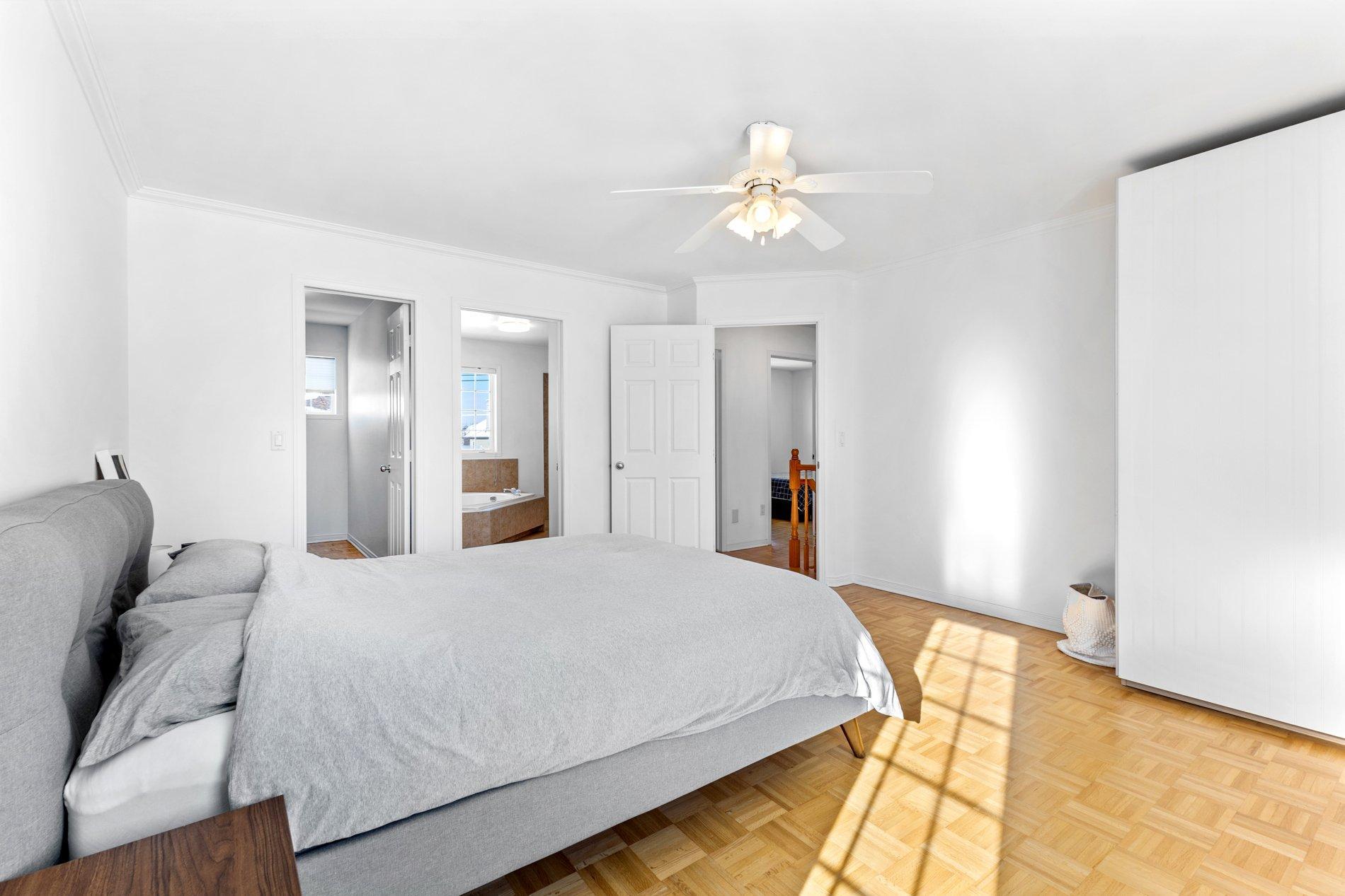









18661


Rue Auban

,
Montréal (Pierrefonds-Roxboro),




QC
H9K1P6


