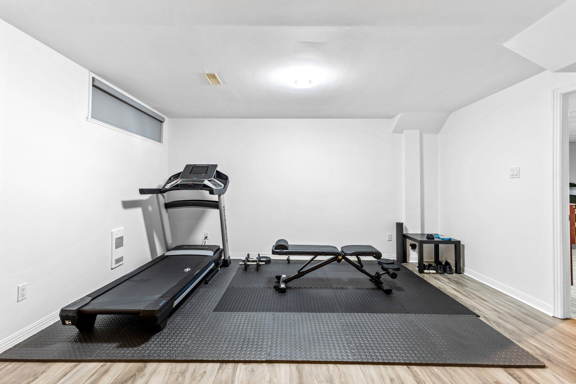 









18661


Rue Auban

,
Montréal (Pierrefonds-Roxboro),




QC
H9K1P6

