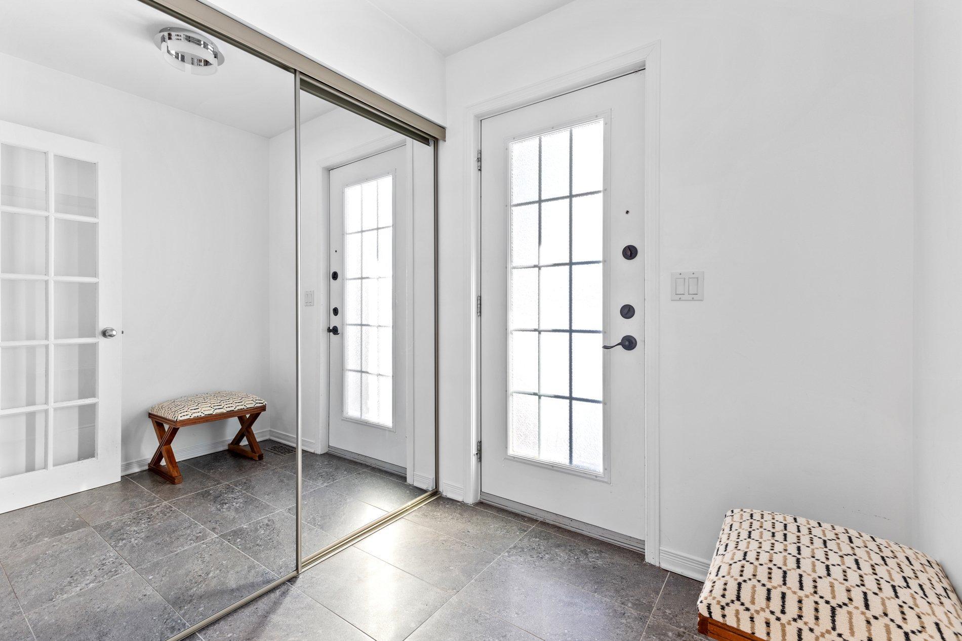 









18661


Rue Auban

,
Montréal (Pierrefonds-Roxboro),




QC
H9K1P6

