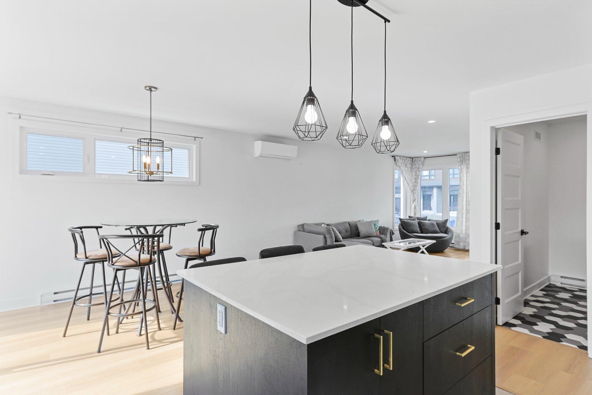 









165


Rue Donald

,
Salaberry-de-Valleyfield,




QC
J6S5G7

