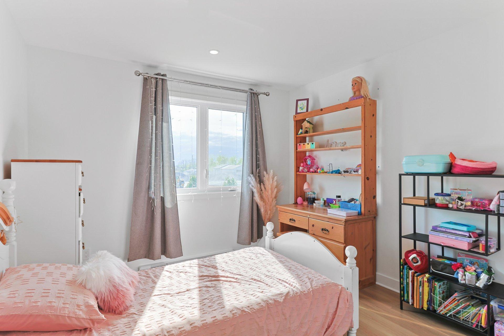 









165


Rue Donald

,
Salaberry-de-Valleyfield,




QC
J6S5G7

