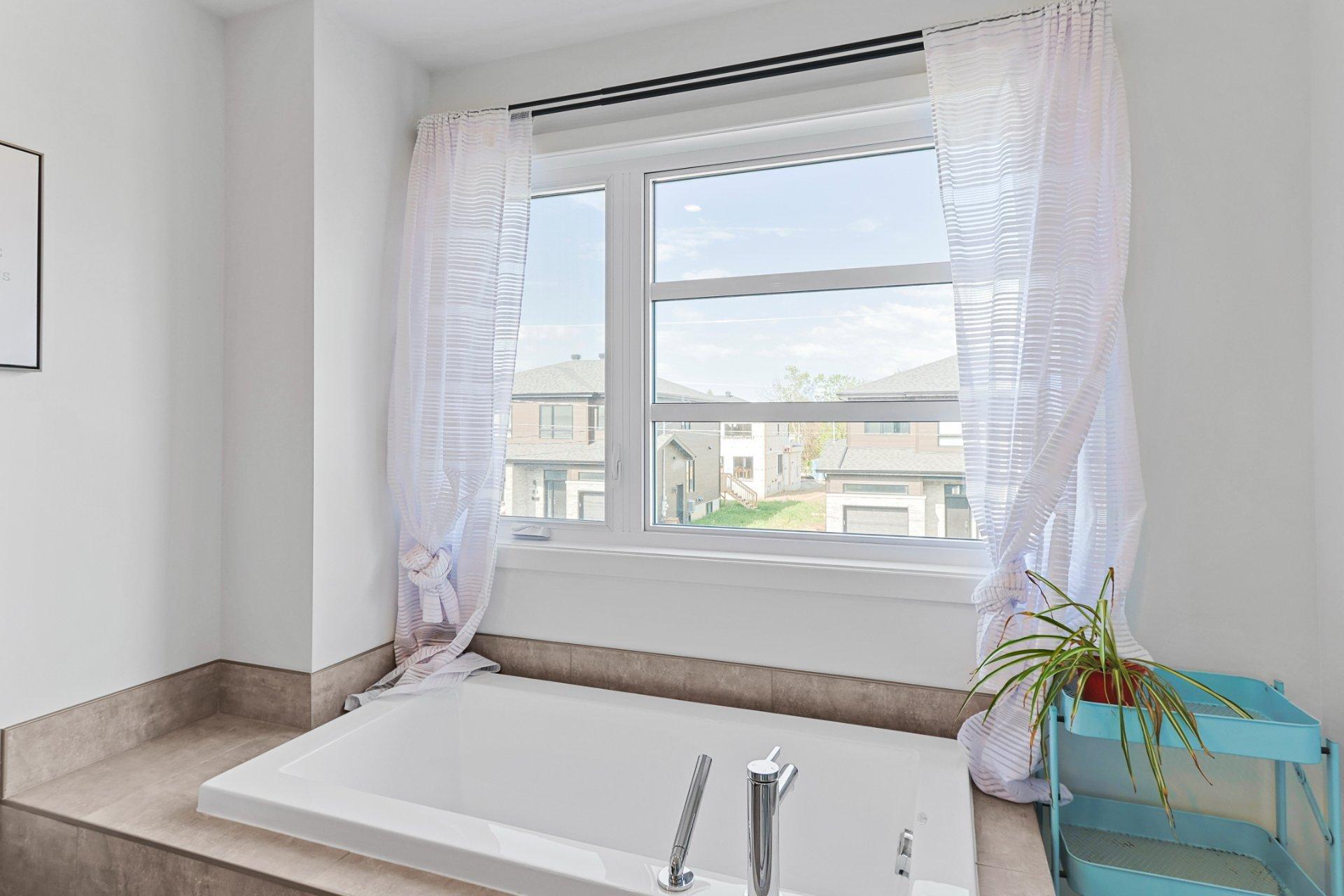 









165


Rue Donald

,
Salaberry-de-Valleyfield,




QC
J6S5G7

