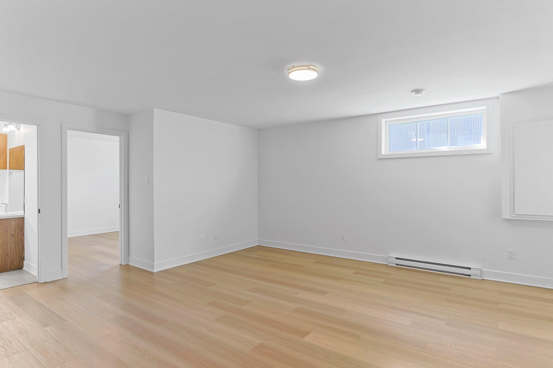 









165


Rue Donald

,
Salaberry-de-Valleyfield,




QC
J6S5G7

