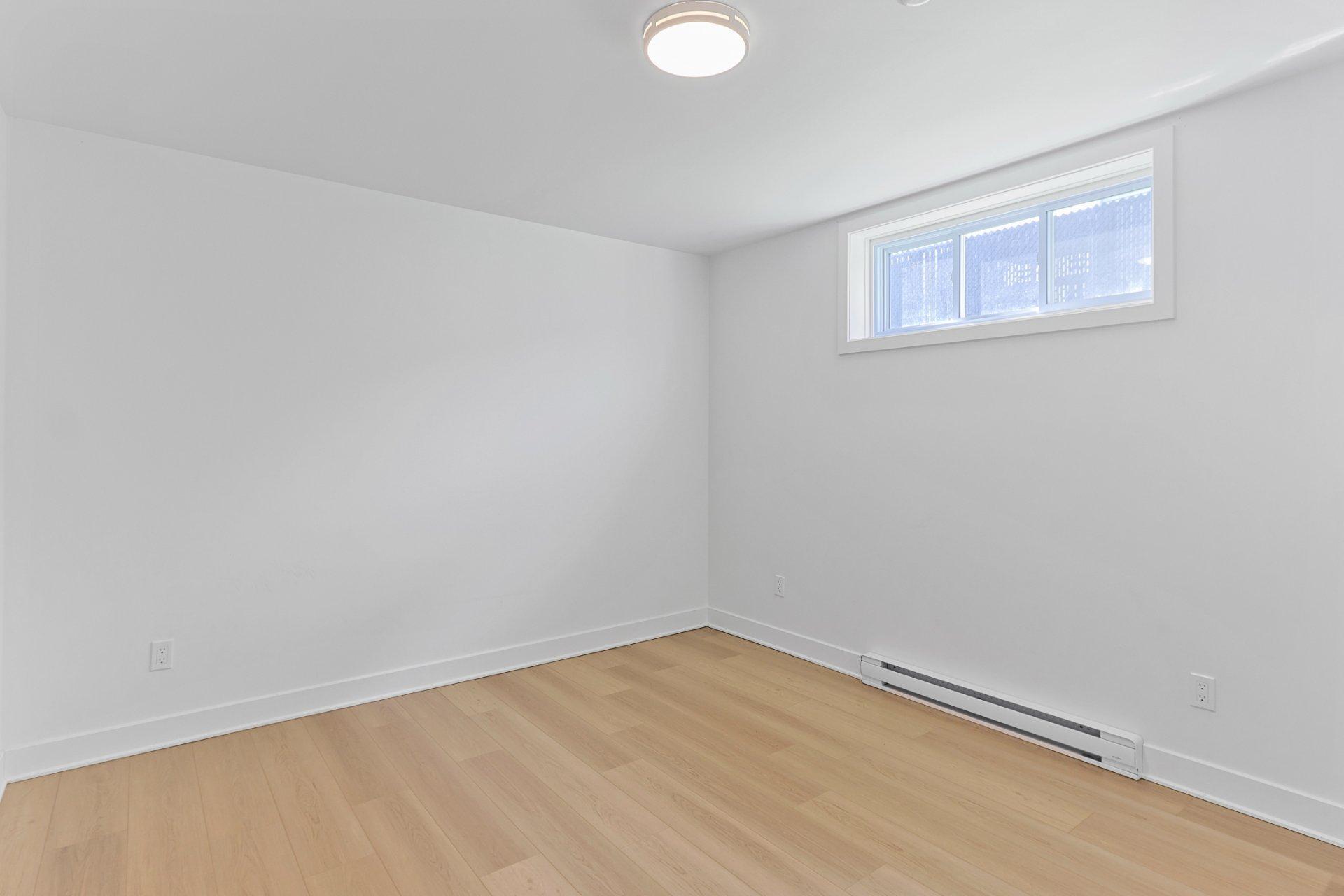 









165


Rue Donald

,
Salaberry-de-Valleyfield,




QC
J6S5G7

