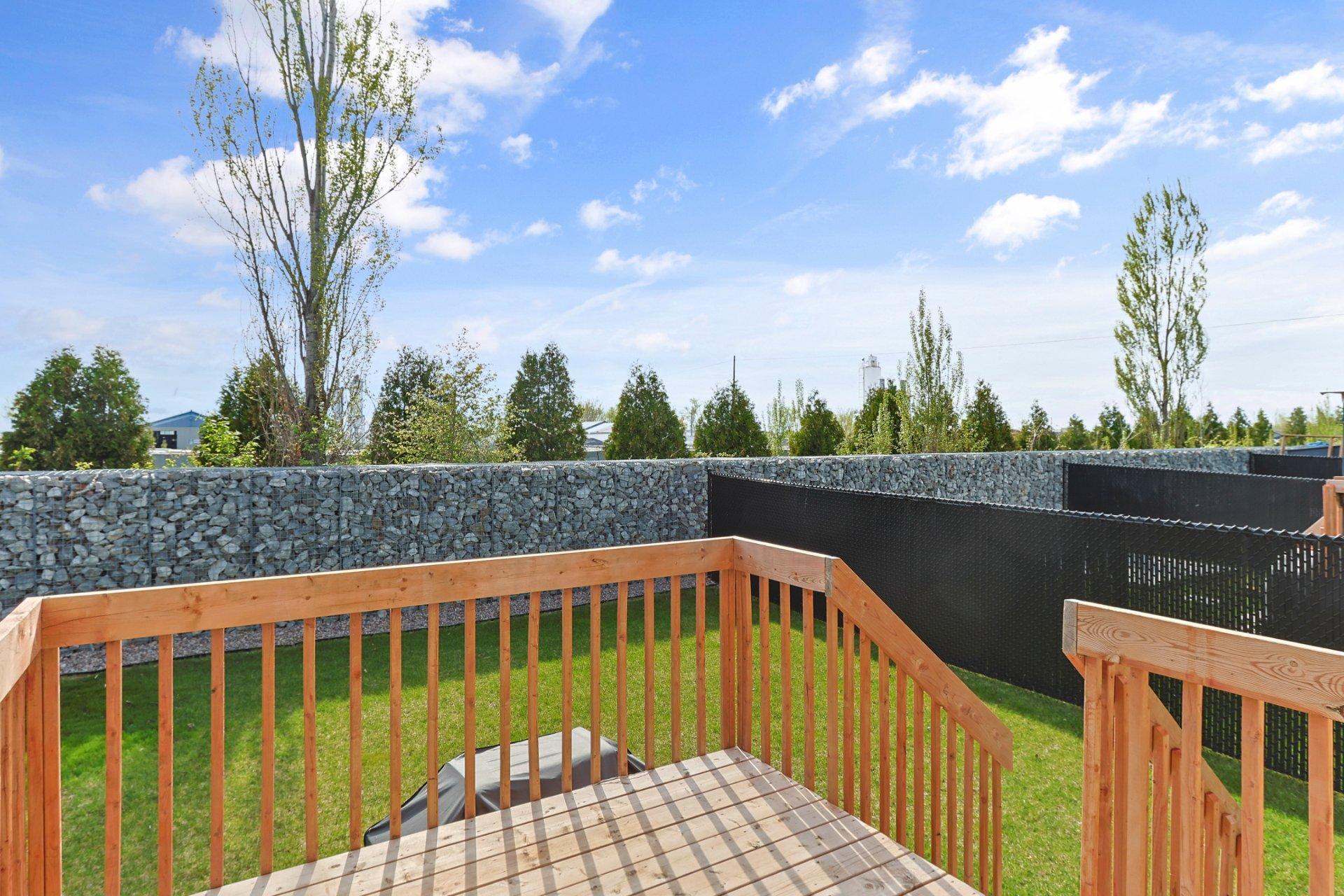 









165


Rue Donald

,
Salaberry-de-Valleyfield,




QC
J6S5G7

