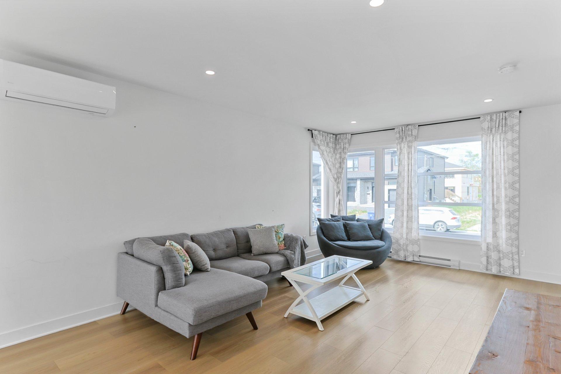 









165


Rue Donald

,
Salaberry-de-Valleyfield,




QC
J6S5G7

