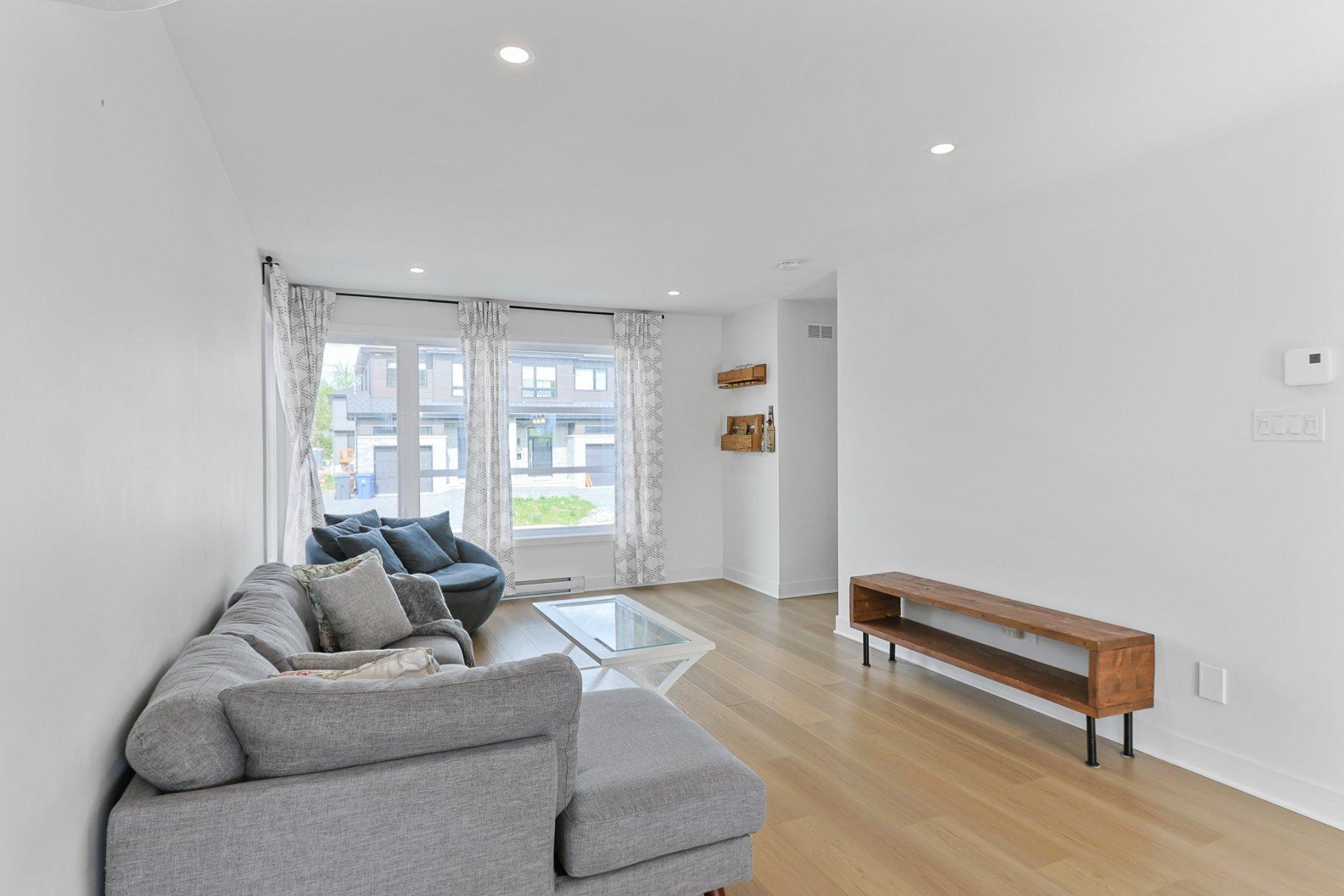 









165


Rue Donald

,
Salaberry-de-Valleyfield,




QC
J6S5G7

