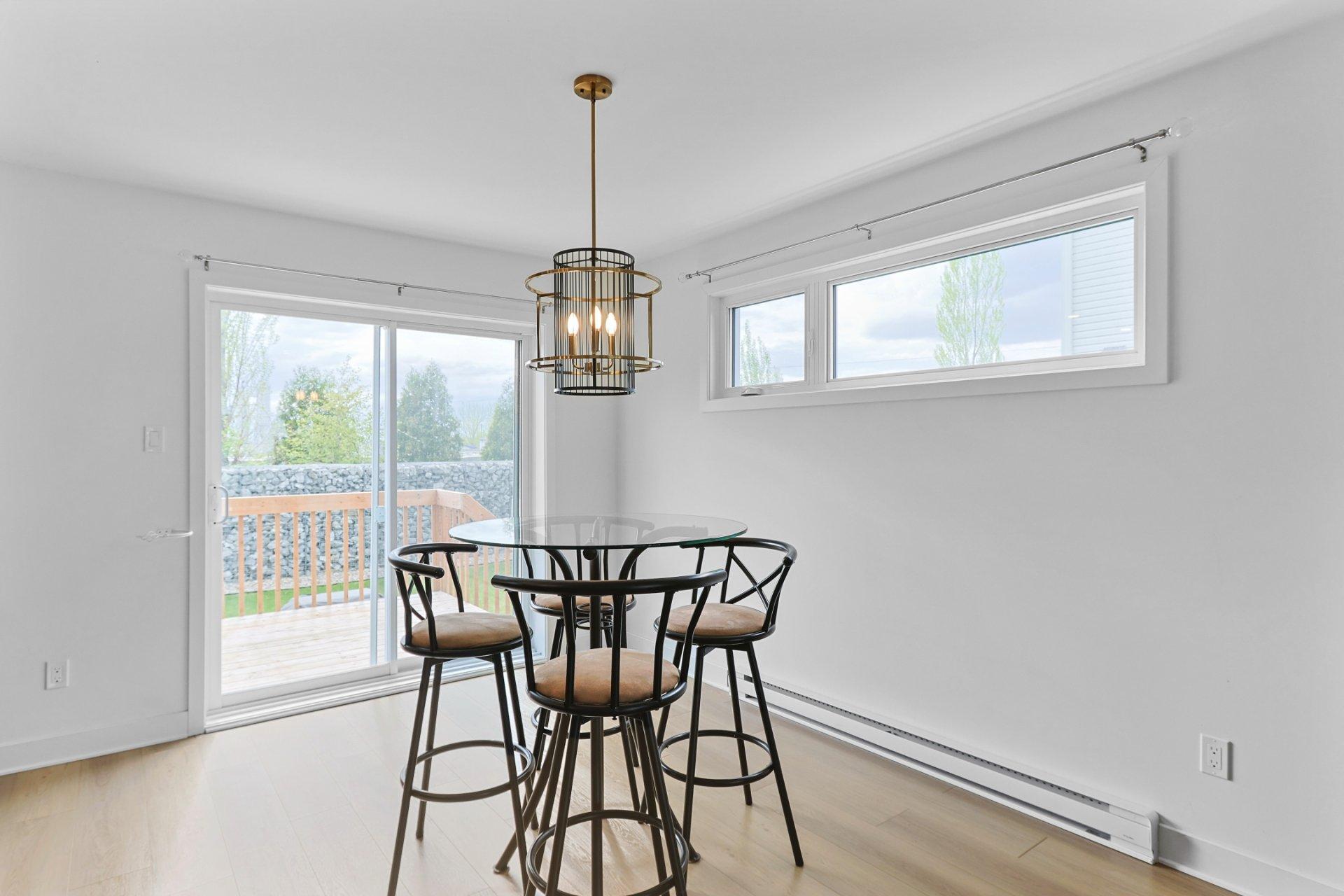 









165


Rue Donald

,
Salaberry-de-Valleyfield,




QC
J6S5G7

