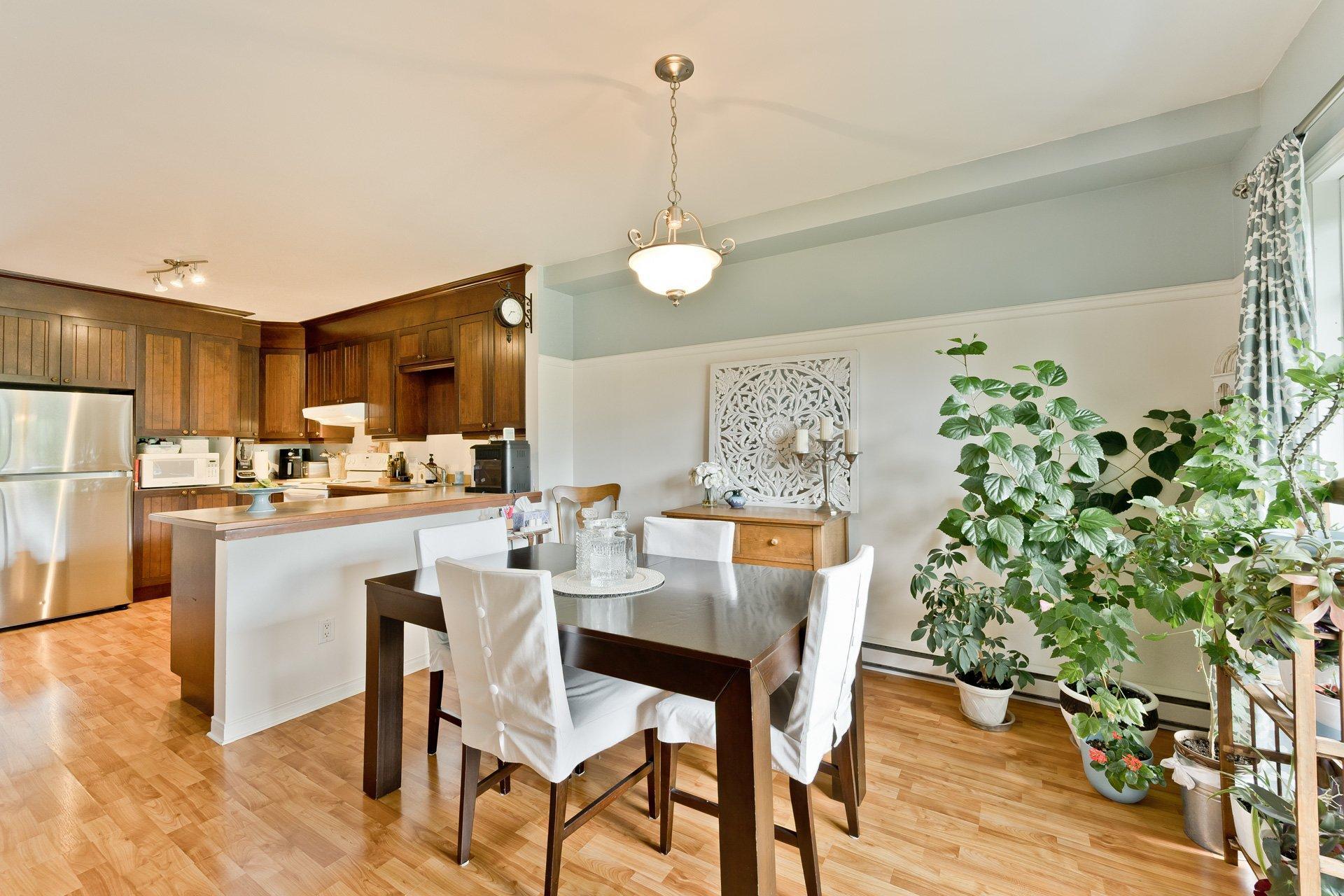 









361


Rue Argenteuil

,
Sherbrooke (Brompton/Rock Forest/Saint-Élie/Deauville),




QC
J1N2S6

