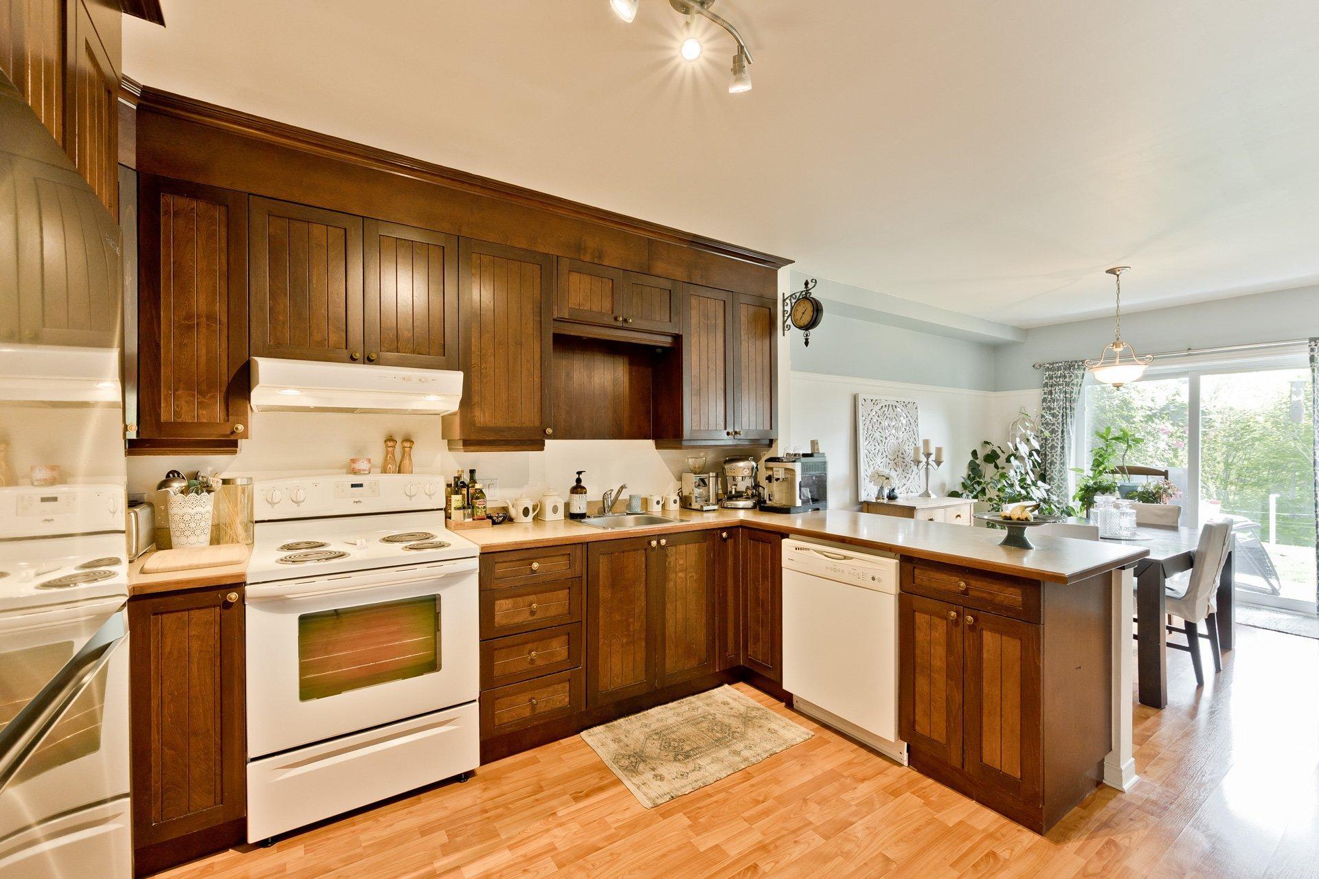 









361


Rue Argenteuil

,
Sherbrooke (Brompton/Rock Forest/Saint-Élie/Deauville),




QC
J1N2S6

