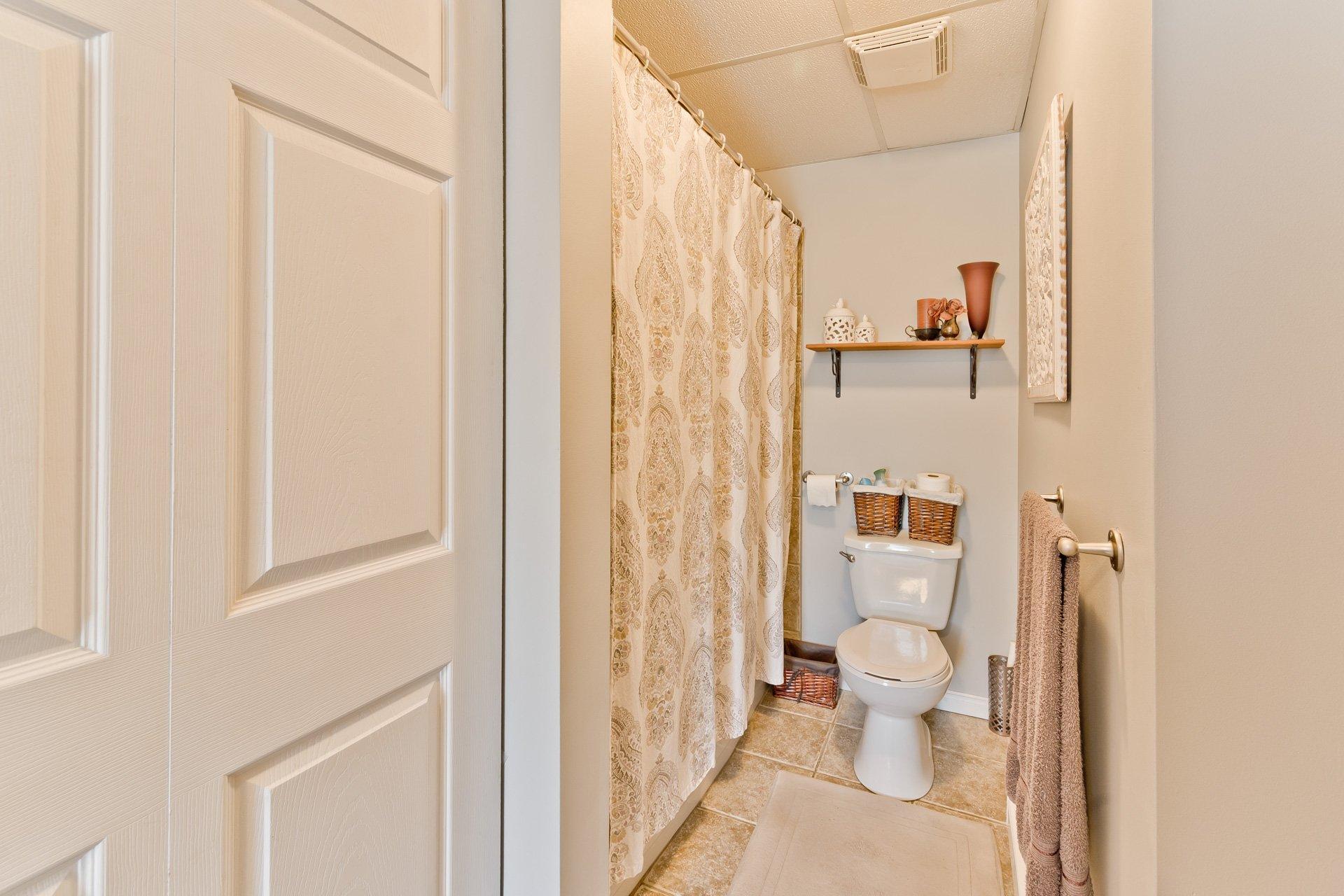 









361


Rue Argenteuil

,
Sherbrooke (Brompton/Rock Forest/Saint-Élie/Deauville),




QC
J1N2S6

