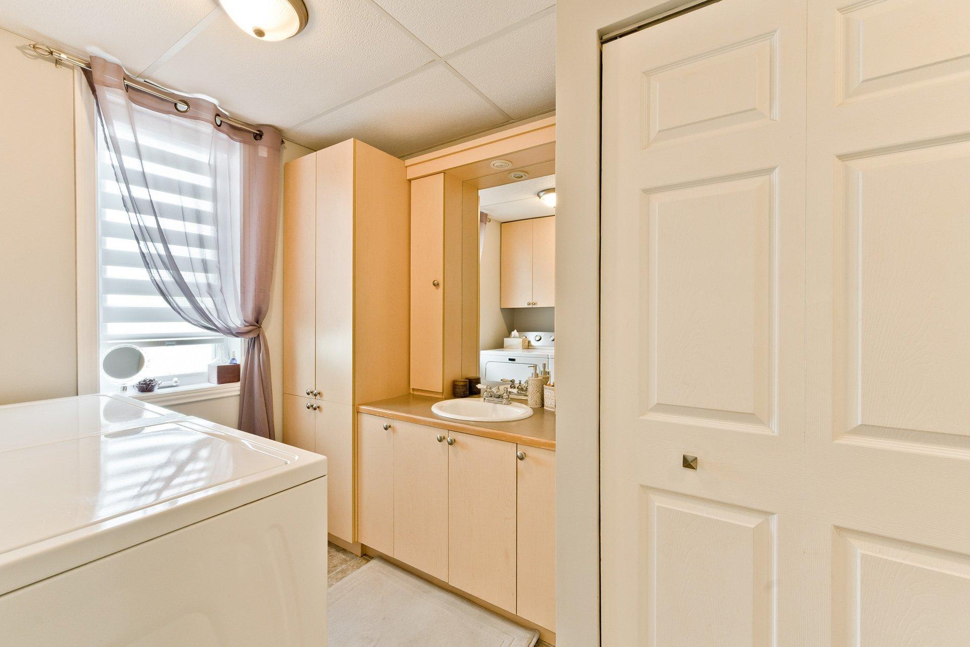 









361


Rue Argenteuil

,
Sherbrooke (Brompton/Rock Forest/Saint-Élie/Deauville),




QC
J1N2S6

