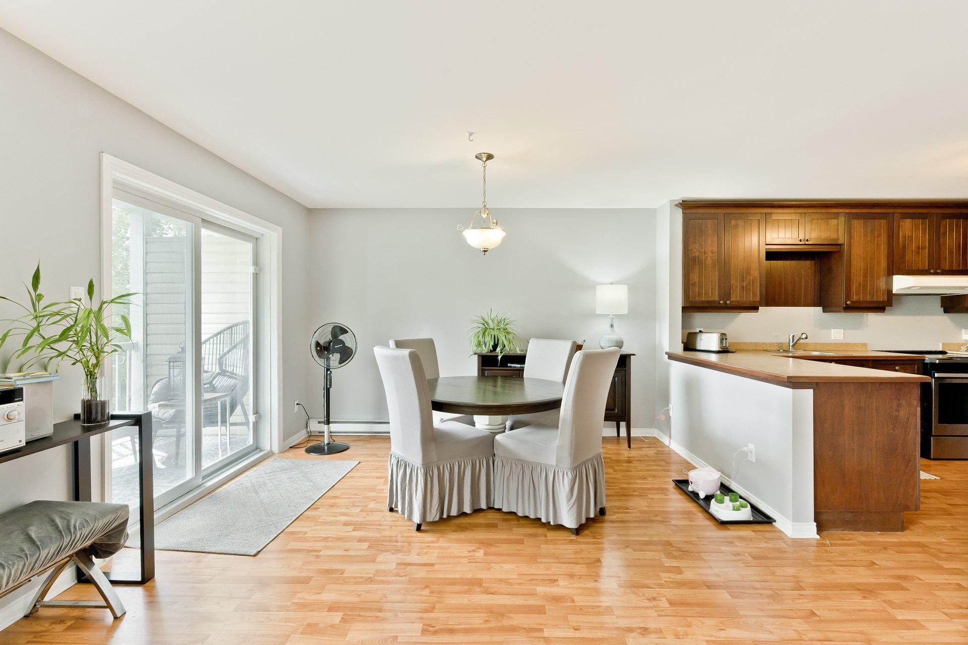 









361


Rue Argenteuil

,
Sherbrooke (Brompton/Rock Forest/Saint-Élie/Deauville),




QC
J1N2S6

