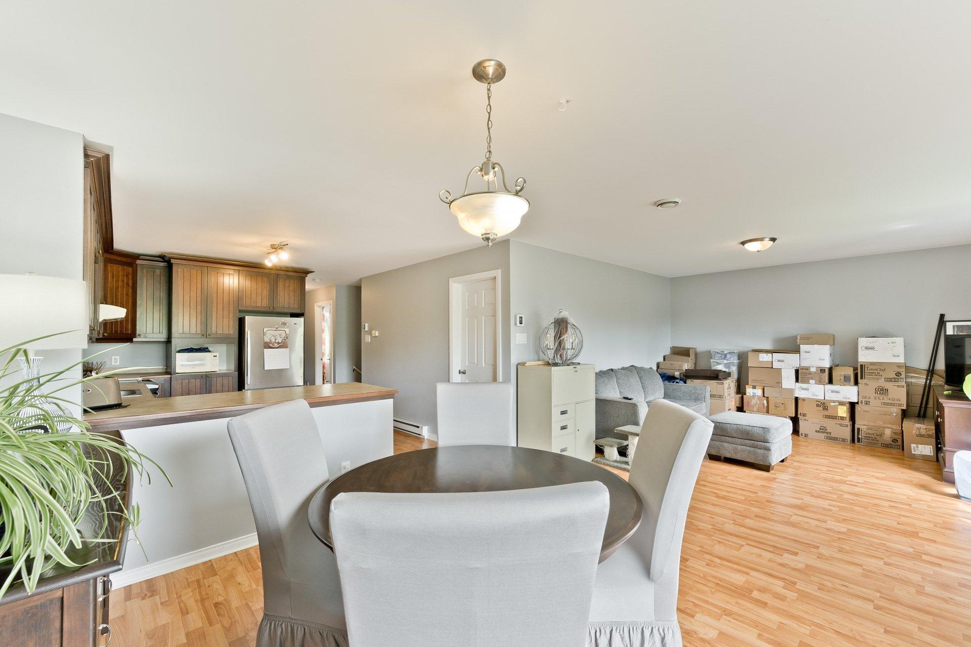 









361


Rue Argenteuil

,
Sherbrooke (Brompton/Rock Forest/Saint-Élie/Deauville),




QC
J1N2S6

