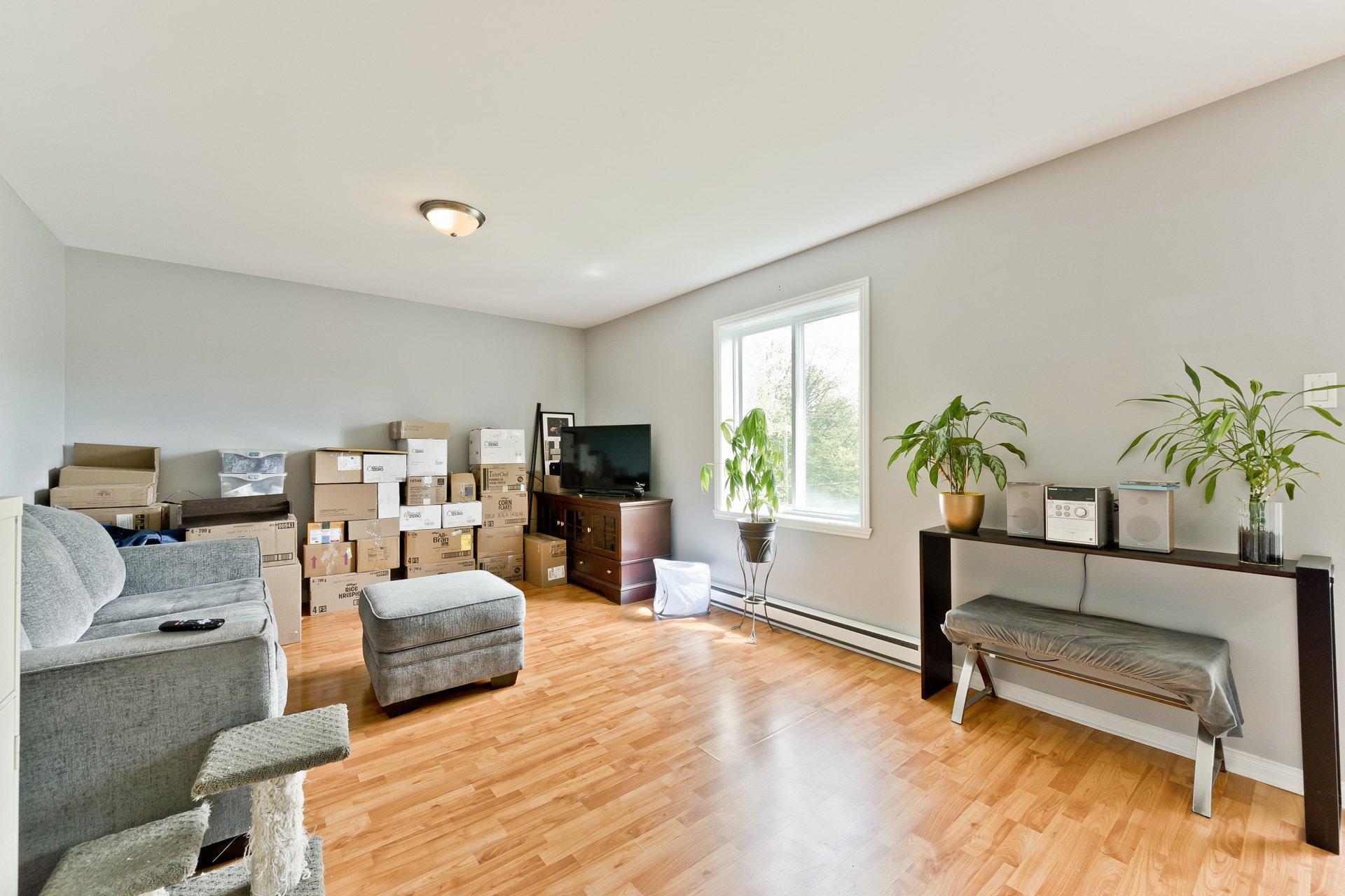 









361


Rue Argenteuil

,
Sherbrooke (Brompton/Rock Forest/Saint-Élie/Deauville),




QC
J1N2S6

