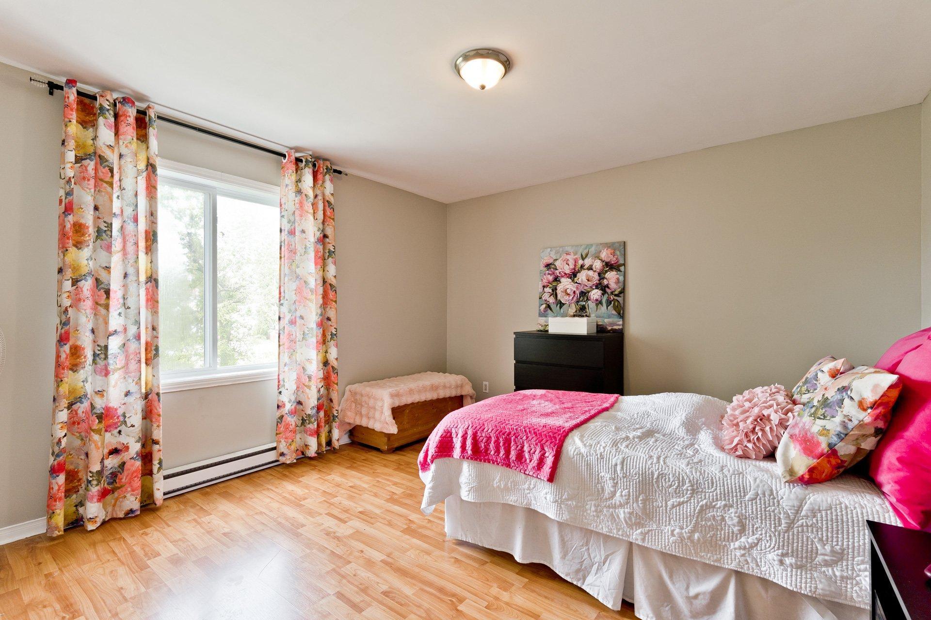 









361


Rue Argenteuil

,
Sherbrooke (Brompton/Rock Forest/Saint-Élie/Deauville),




QC
J1N2S6

