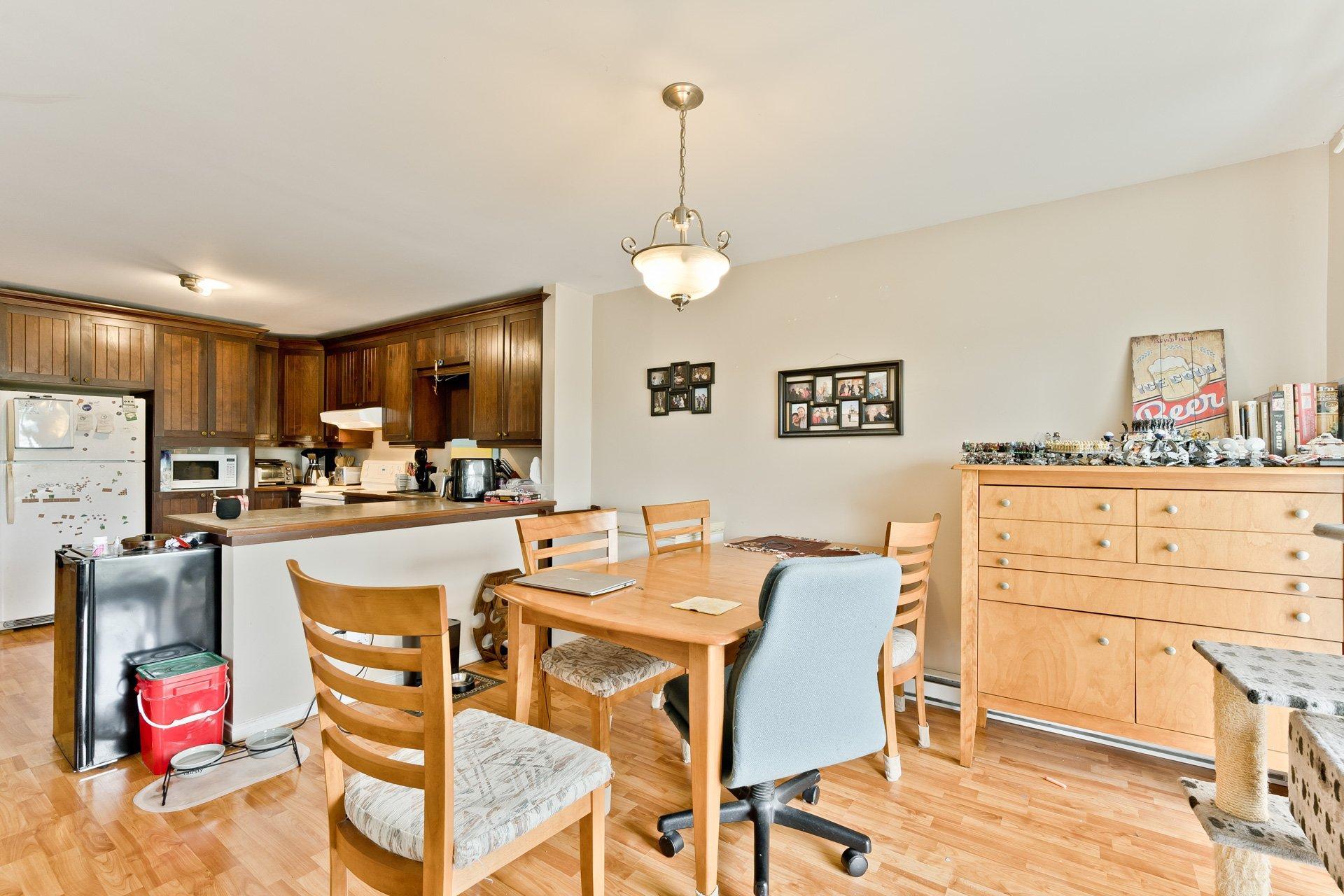 









361


Rue Argenteuil

,
Sherbrooke (Brompton/Rock Forest/Saint-Élie/Deauville),




QC
J1N2S6

