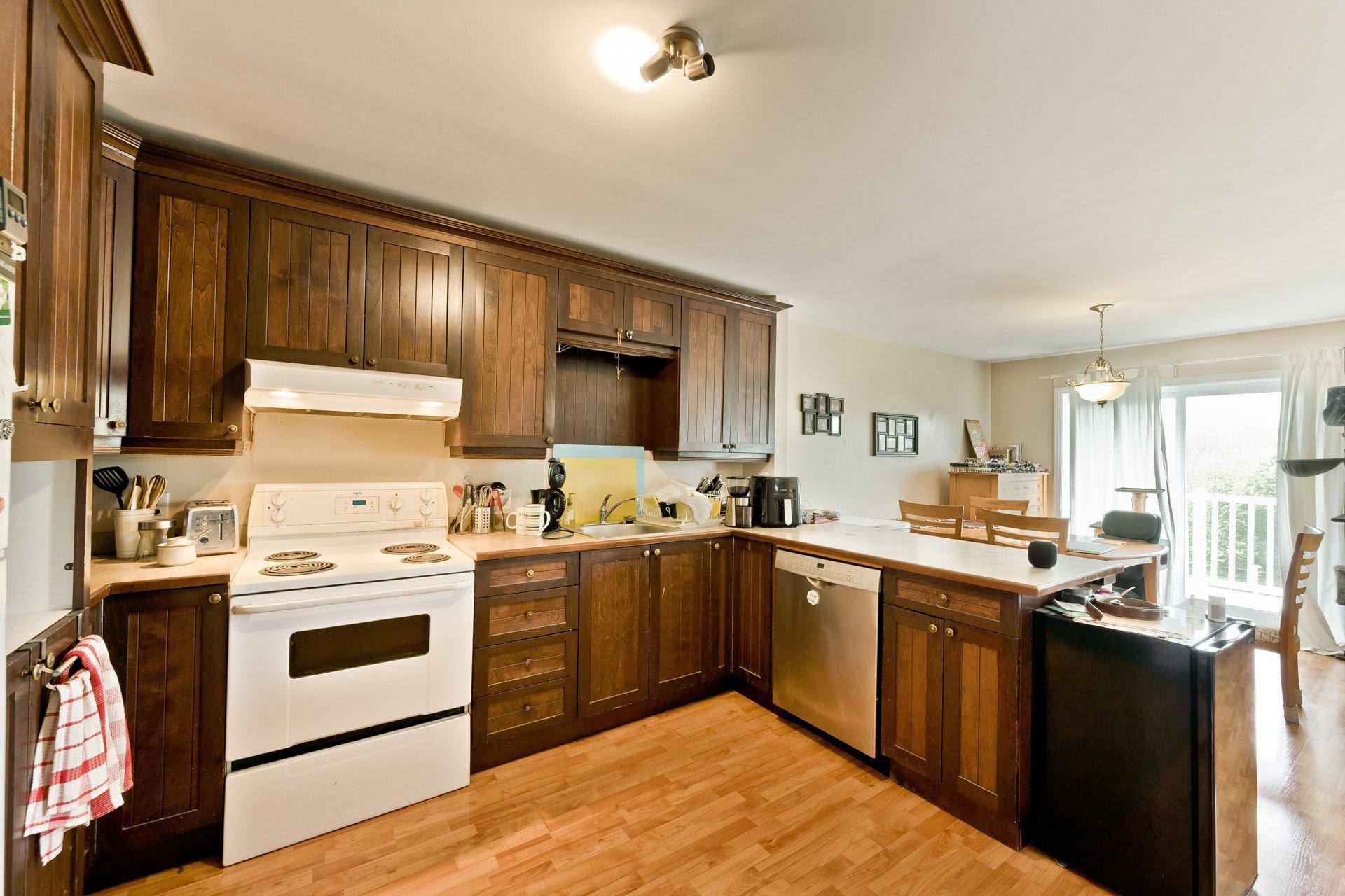 









361


Rue Argenteuil

,
Sherbrooke (Brompton/Rock Forest/Saint-Élie/Deauville),




QC
J1N2S6

