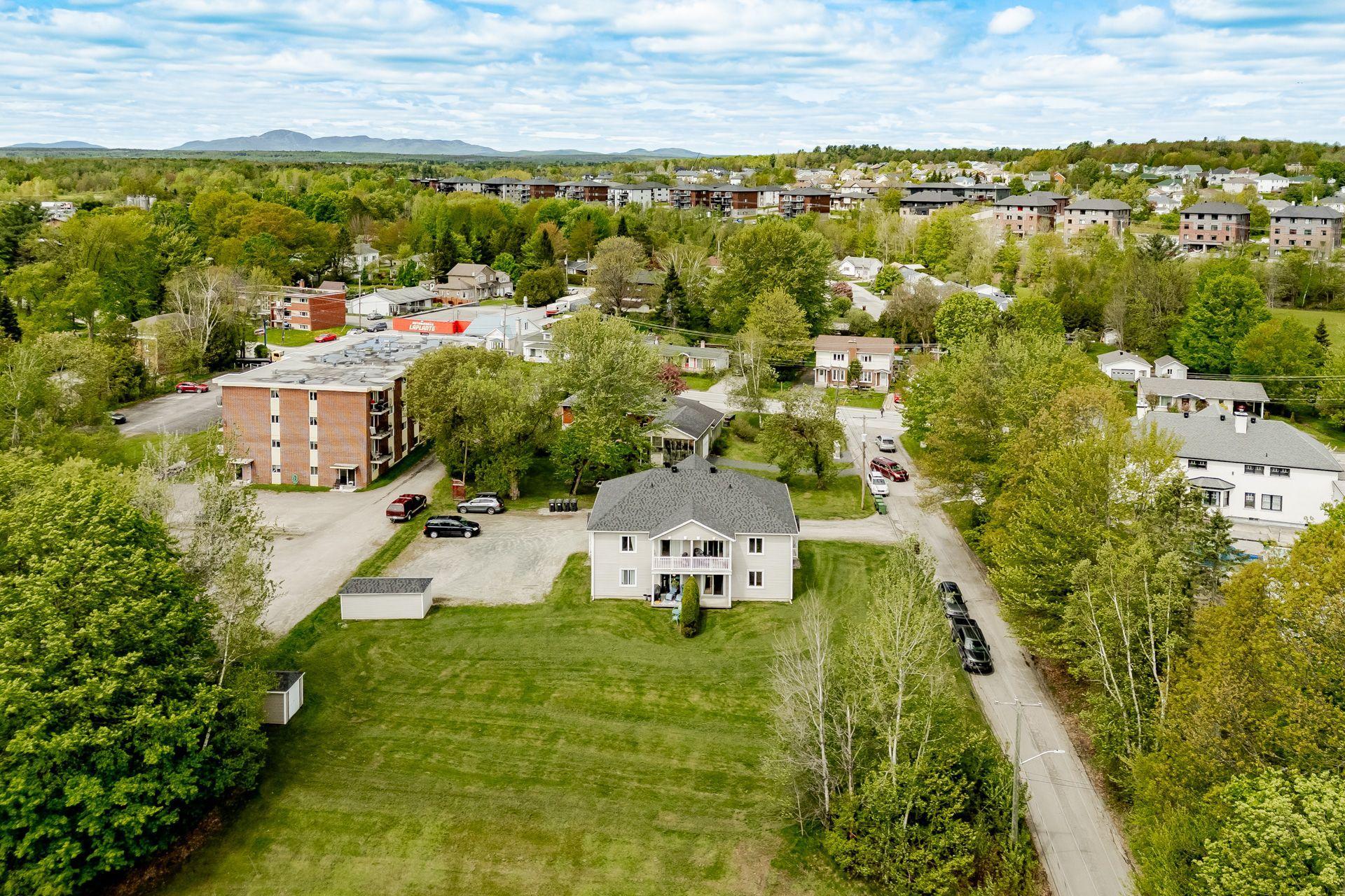 









361


Rue Argenteuil

,
Sherbrooke (Brompton/Rock Forest/Saint-Élie/Deauville),




QC
J1N2S6

