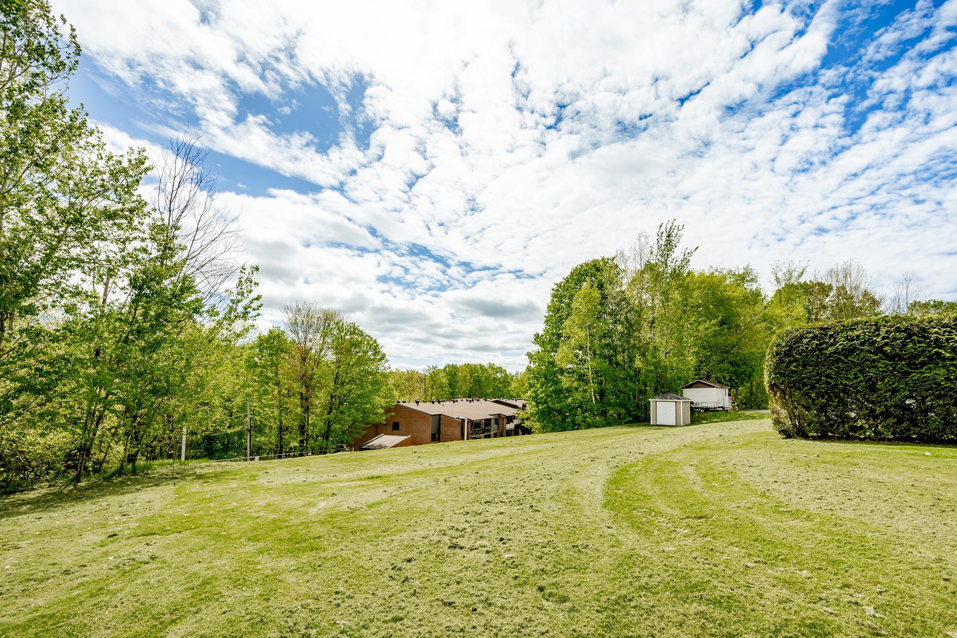 









361


Rue Argenteuil

,
Sherbrooke (Brompton/Rock Forest/Saint-Élie/Deauville),




QC
J1N2S6

