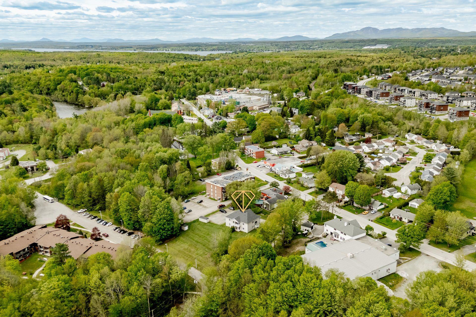 









361


Rue Argenteuil

,
Sherbrooke (Brompton/Rock Forest/Saint-Élie/Deauville),




QC
J1N2S6

