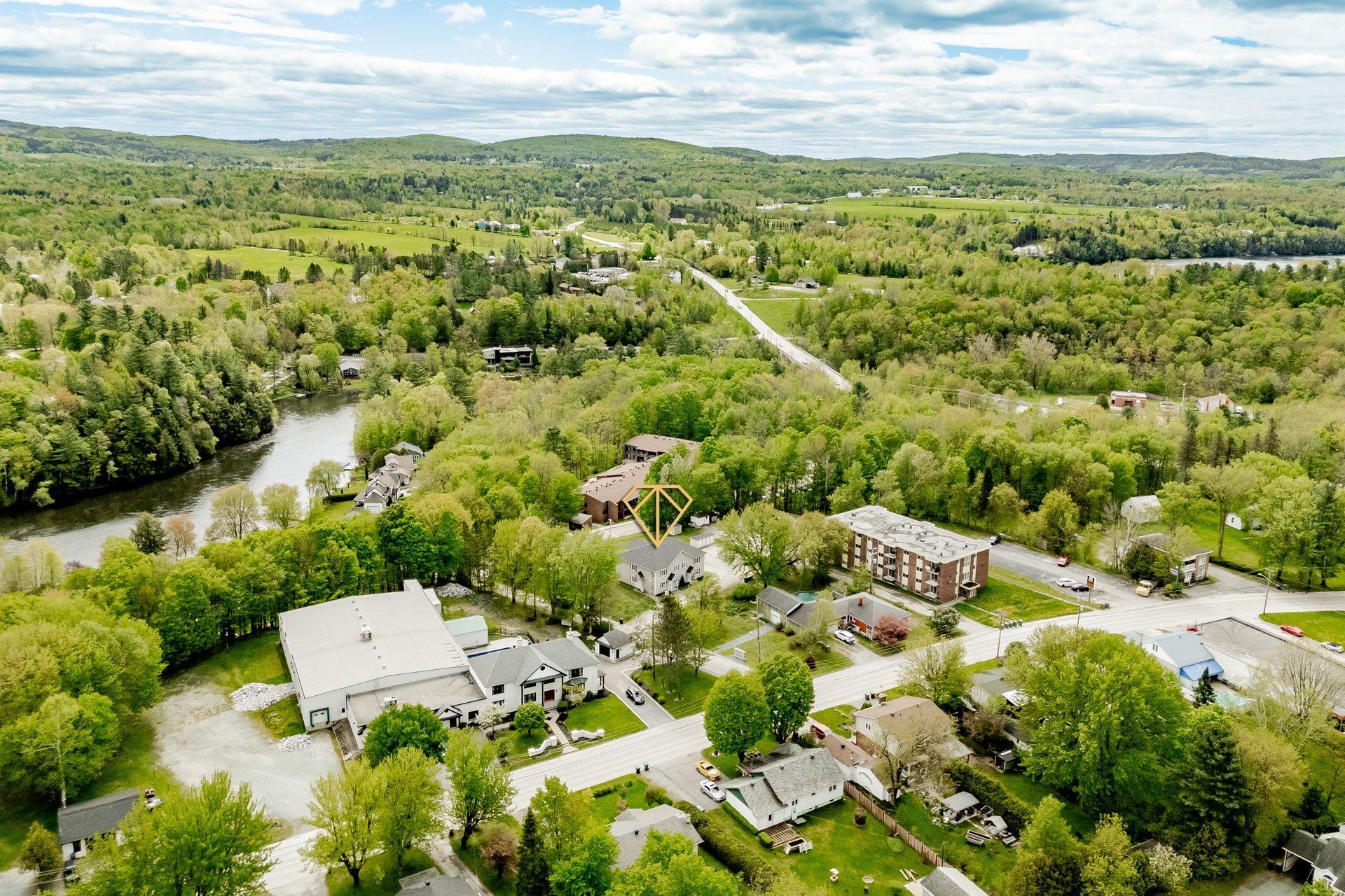 









361


Rue Argenteuil

,
Sherbrooke (Brompton/Rock Forest/Saint-Élie/Deauville),




QC
J1N2S6

