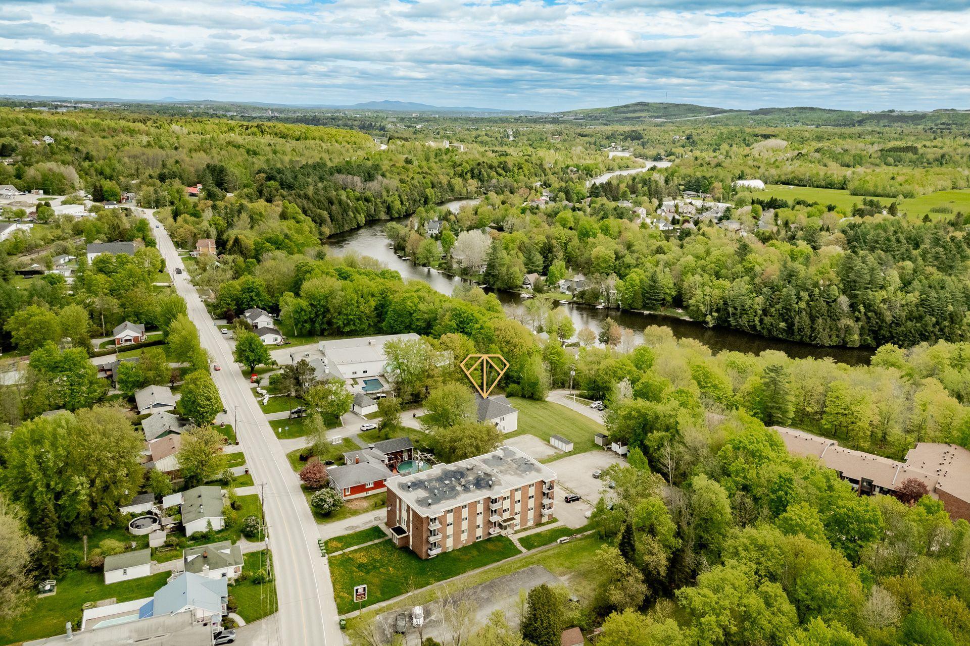 









361


Rue Argenteuil

,
Sherbrooke (Brompton/Rock Forest/Saint-Élie/Deauville),




QC
J1N2S6

