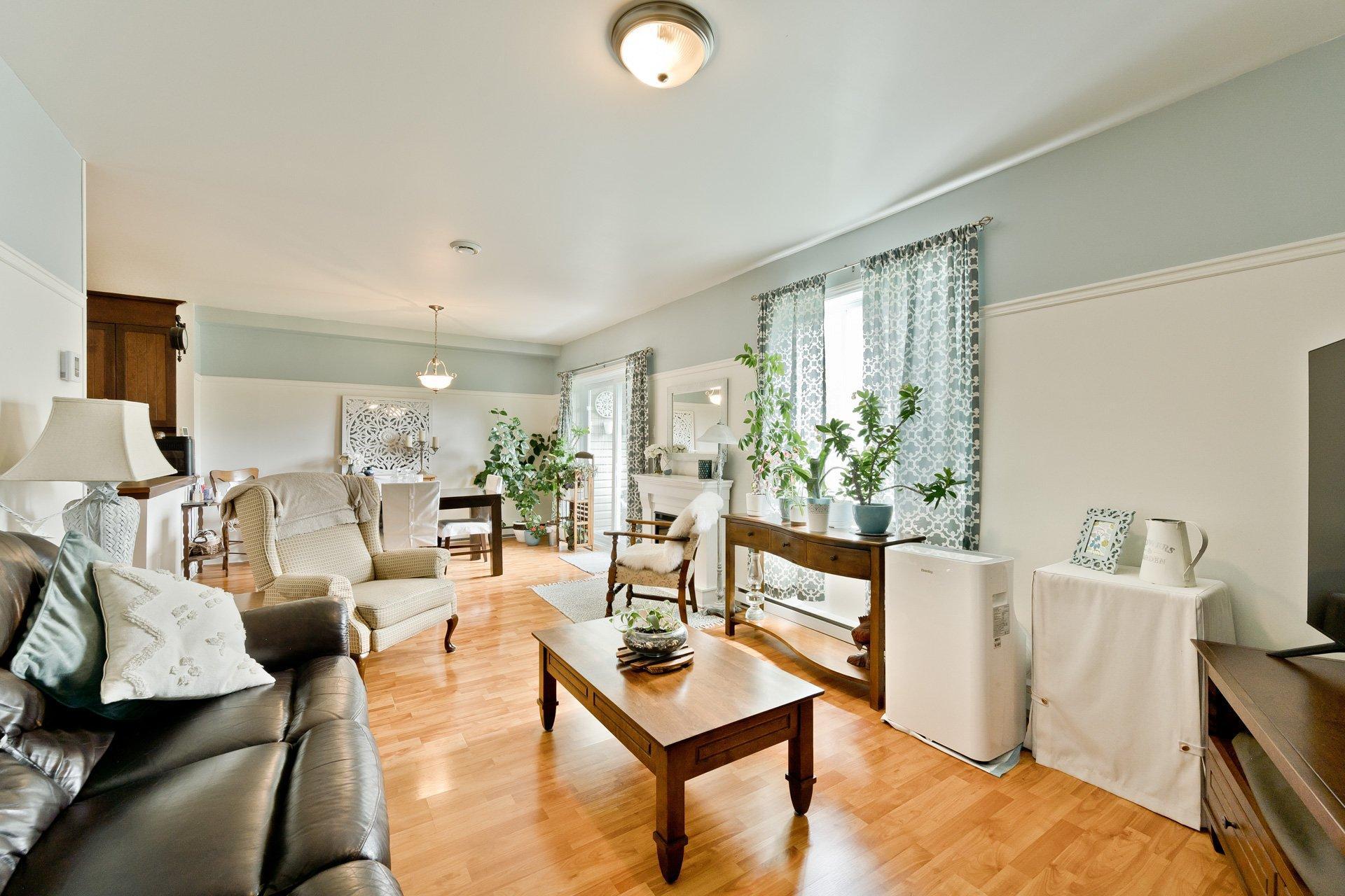 









361


Rue Argenteuil

,
Sherbrooke (Brompton/Rock Forest/Saint-Élie/Deauville),




QC
J1N2S6

