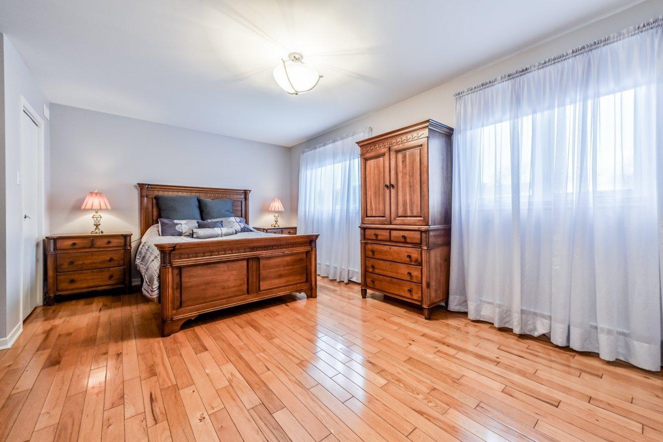 









44


Place Berlioz

,
Candiac,




QC
J5R3Z4

