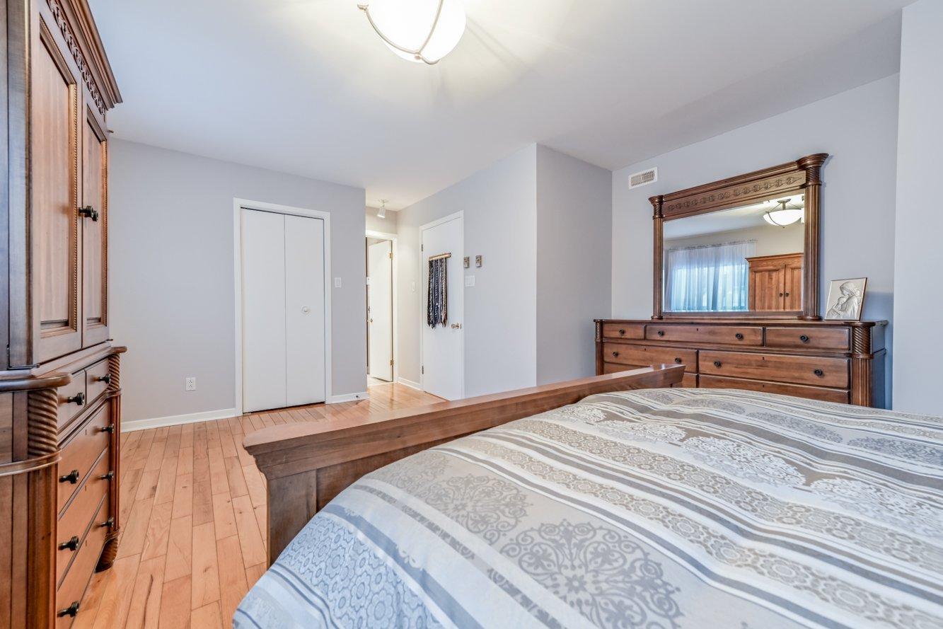 









44


Place Berlioz

,
Candiac,




QC
J5R3Z4

