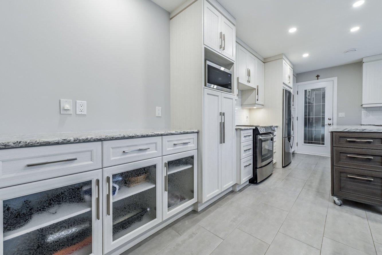 









44


Place Berlioz

,
Candiac,




QC
J5R3Z4

