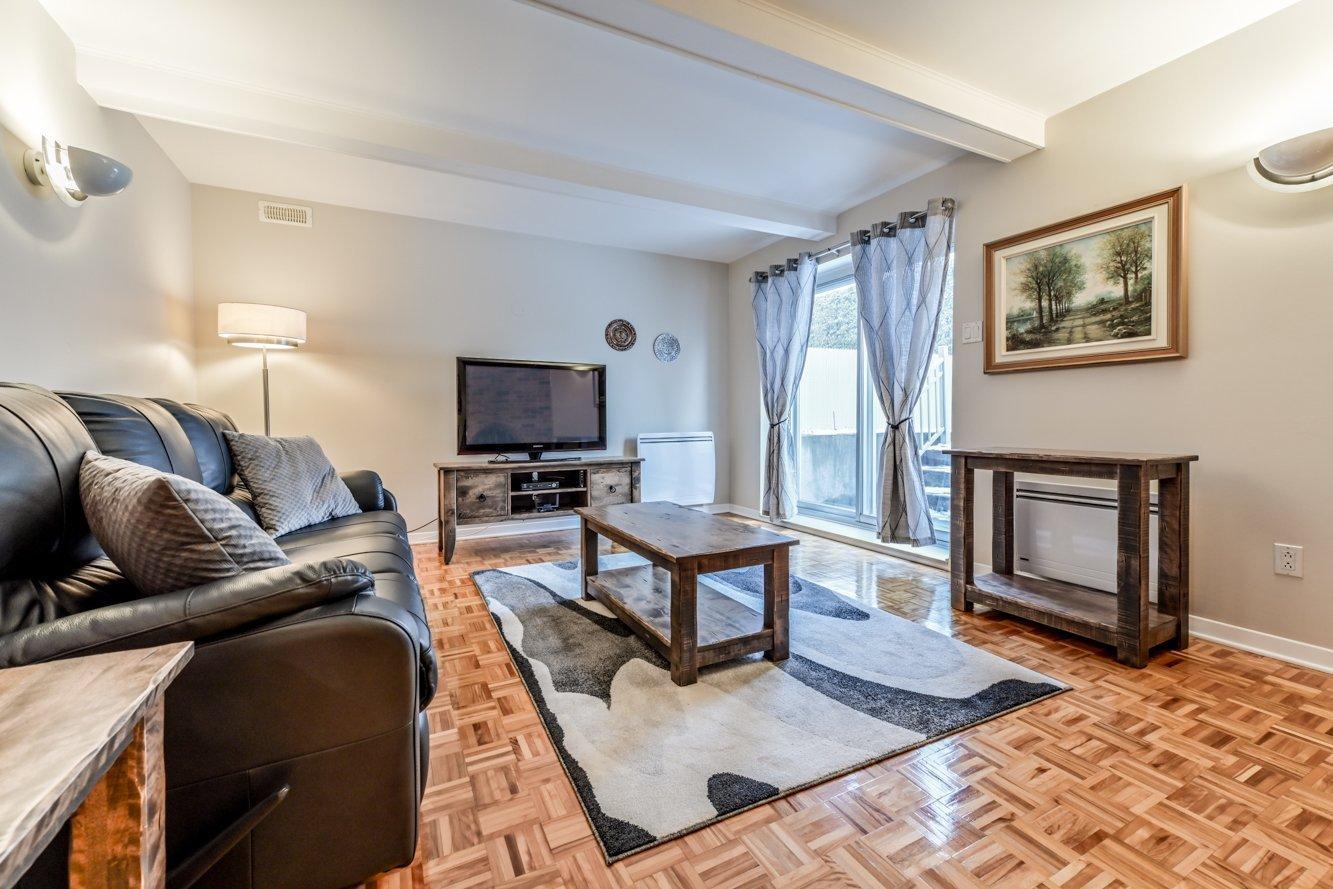 









44


Place Berlioz

,
Candiac,




QC
J5R3Z4

