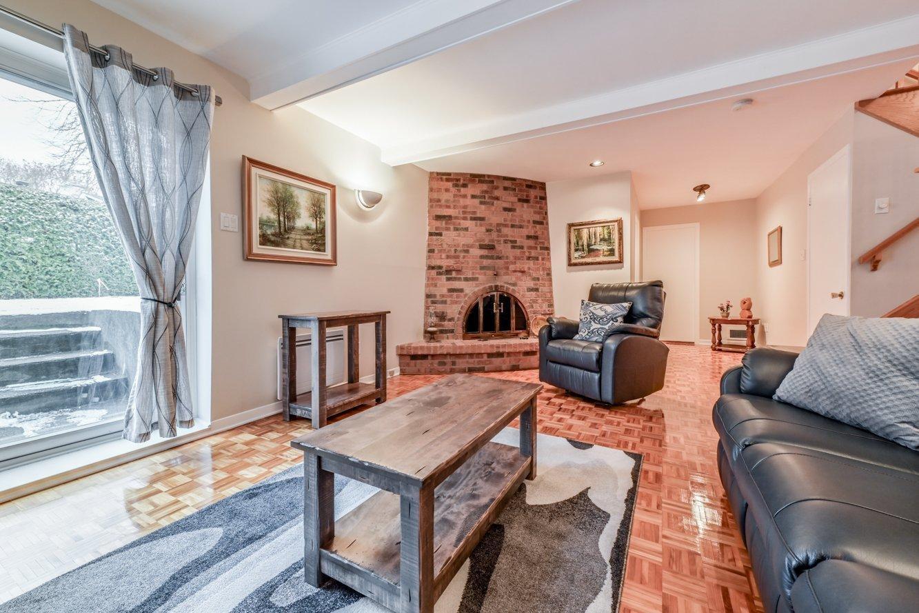 









44


Place Berlioz

,
Candiac,




QC
J5R3Z4


