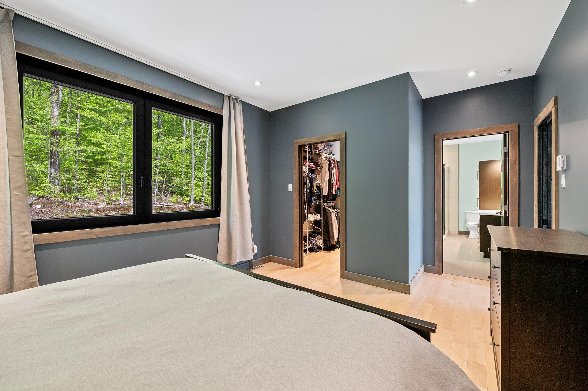









139


Mtée des Samares

,
Sainte-Agathe-des-Monts,




QC
J8C0R7

