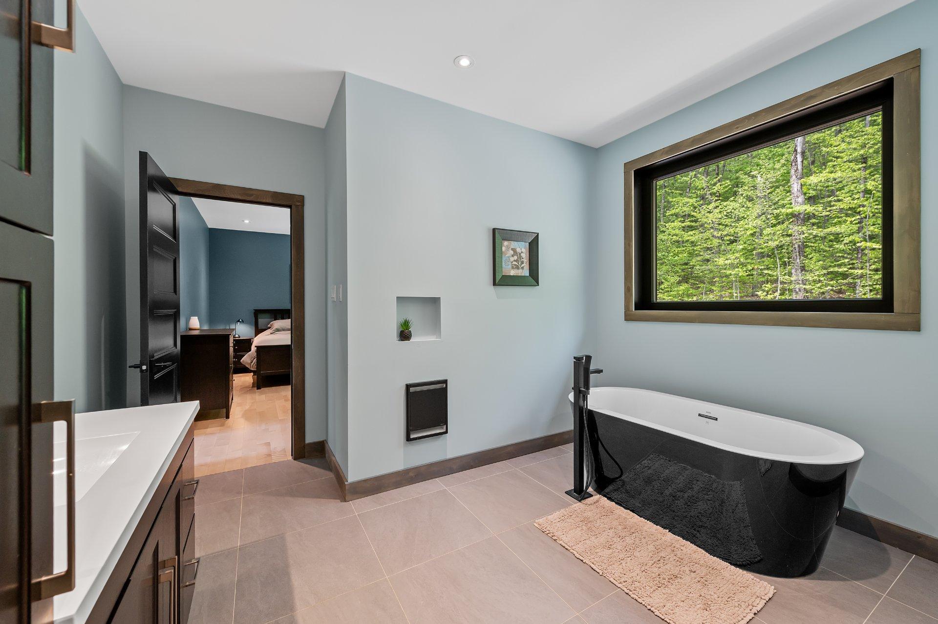 









139


Mtée des Samares

,
Sainte-Agathe-des-Monts,




QC
J8C0R7

