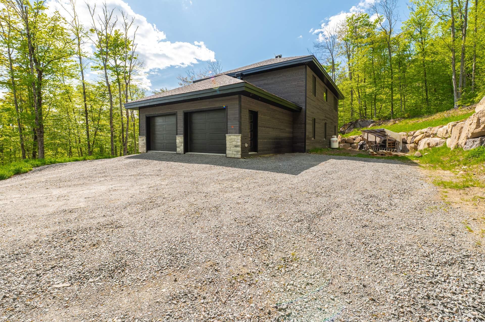 









139


Mtée des Samares

,
Sainte-Agathe-des-Monts,




QC
J8C0R7

