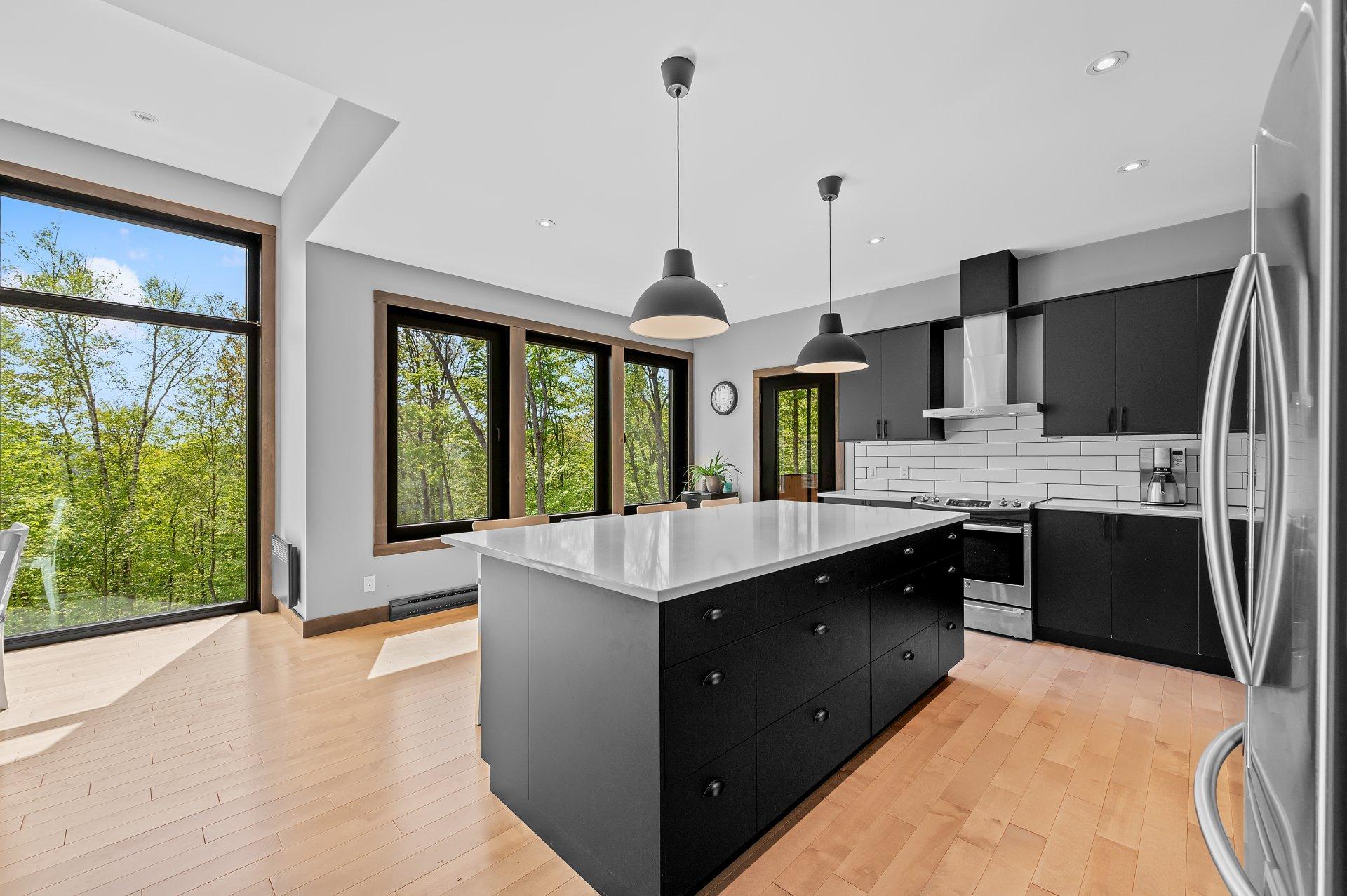









139


Mtée des Samares

,
Sainte-Agathe-des-Monts,




QC
J8C0R7

